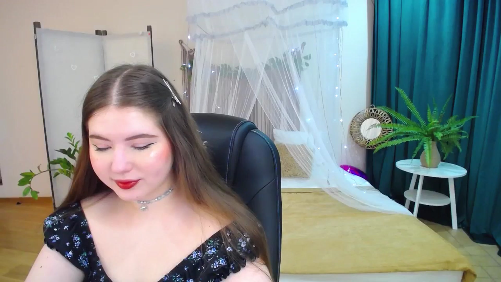 Gallery image thumbnail from AdmireMyEyes's myfreecams stream on, 03/18/2025, 19:34 image 9 of 20
