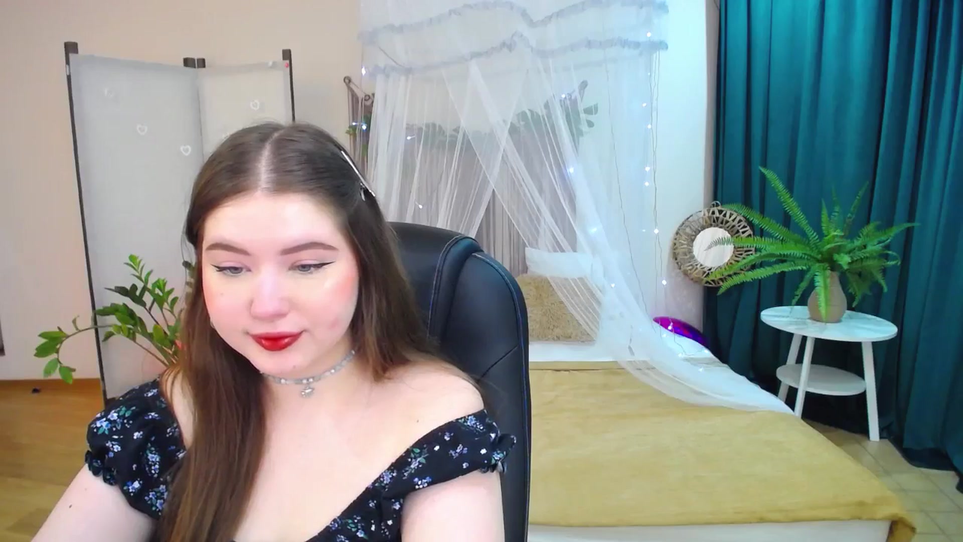 Gallery image thumbnail from AdmireMyEyes's myfreecams stream on, 03/18/2025, 19:34 image 4 of 20