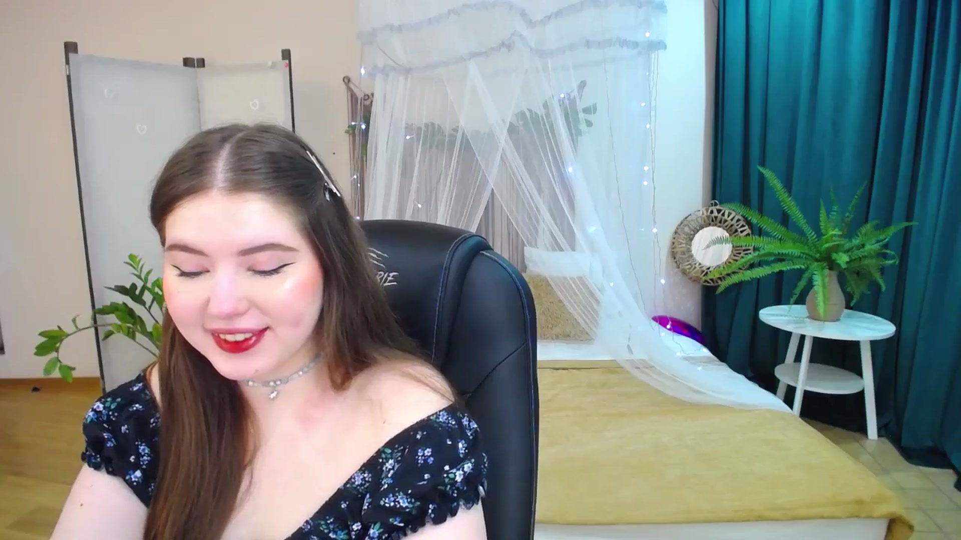 Gallery image thumbnail from AdmireMyEyes's myfreecams stream on, 03/18/2025, 19:34 image 6 of 20