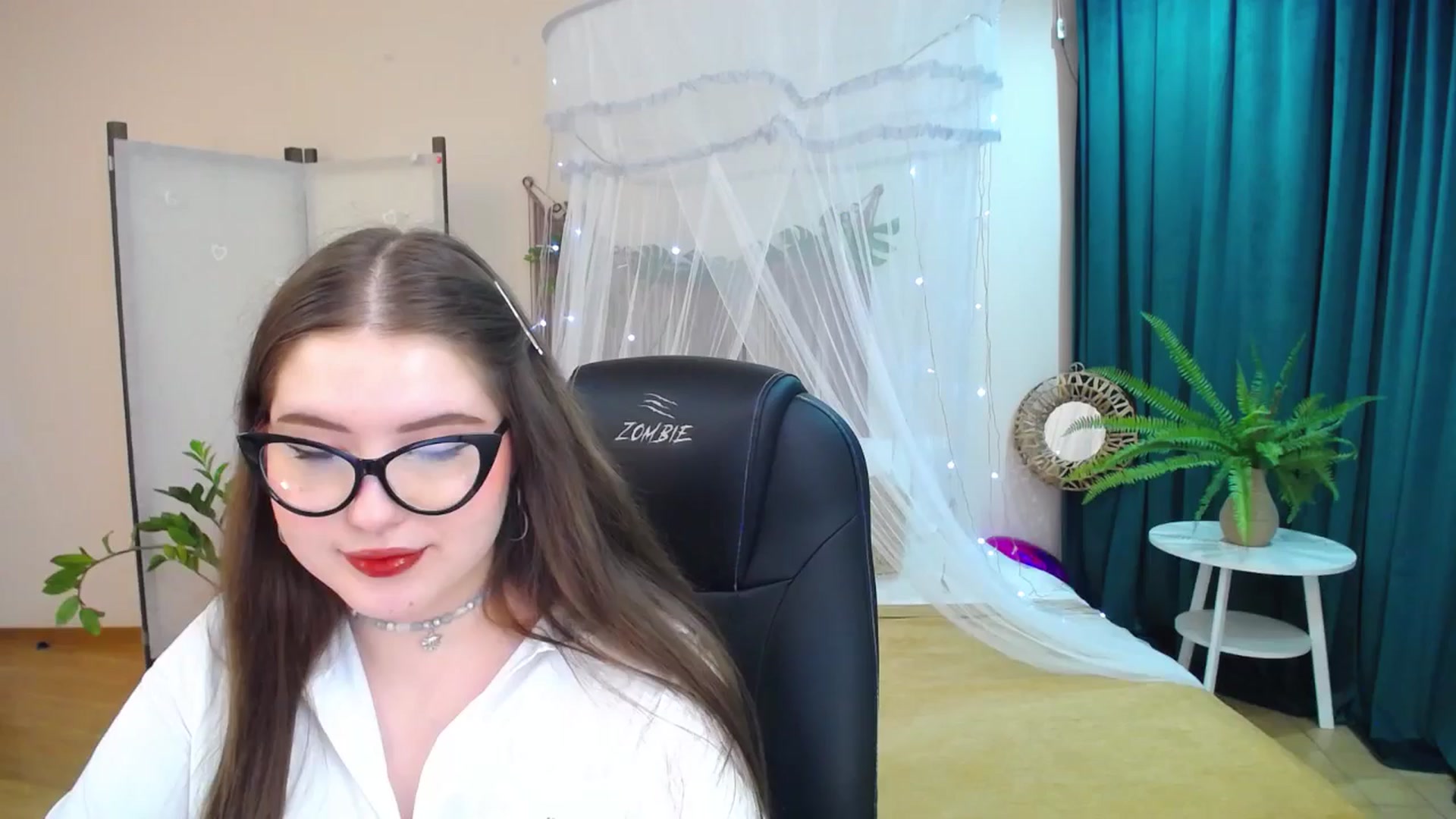 Gallery image thumbnail from AdmireMyEyes's myfreecams stream on, 03/18/2025, 21:24 image 20 of 20