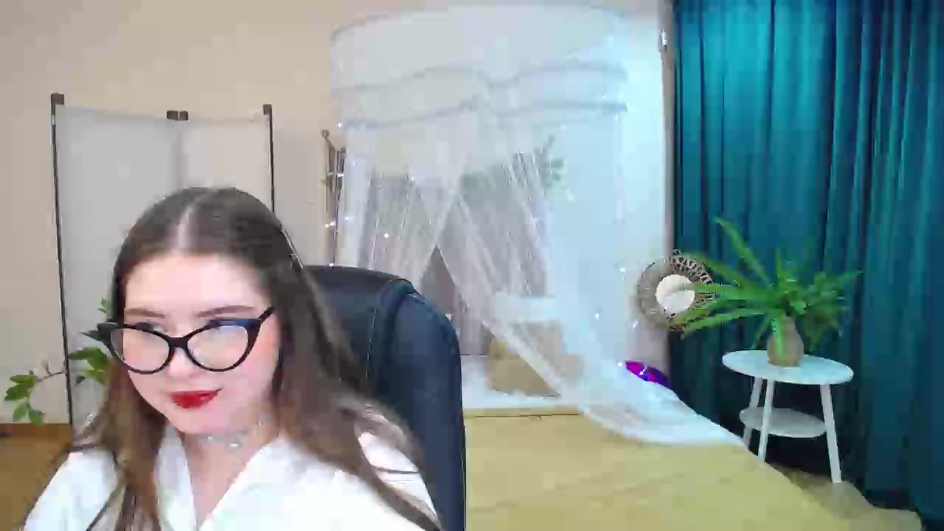 Gallery image thumbnail from AdmireMyEyes's myfreecams stream on, 03/19/2025, 02:15 image 16 of 20