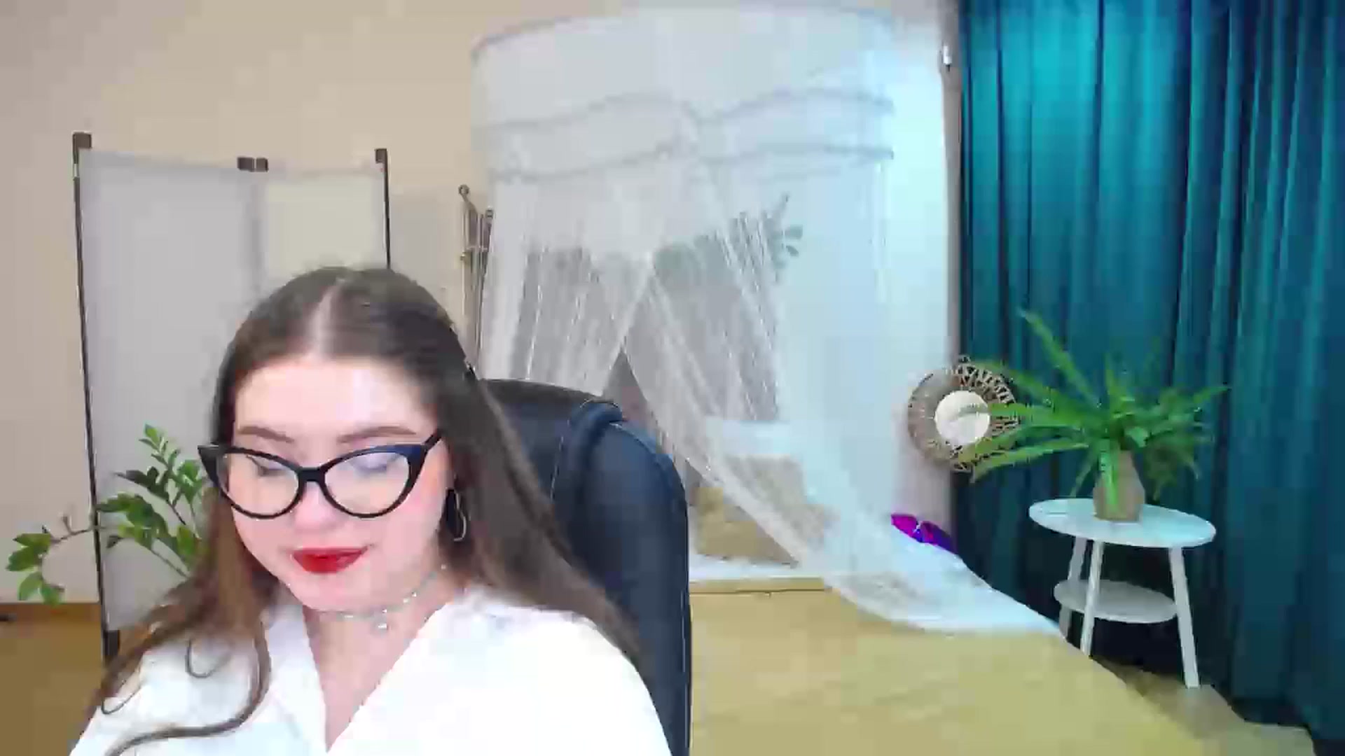 Gallery image thumbnail from AdmireMyEyes's myfreecams stream on, 03/19/2025, 02:15 image 3 of 20