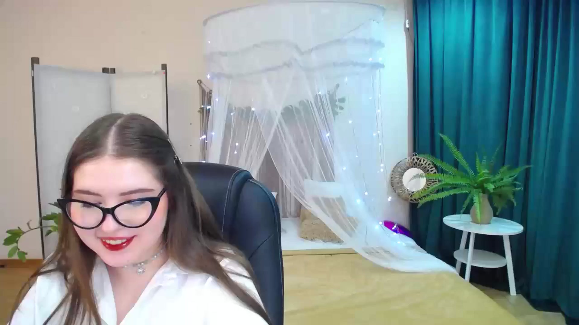 Gallery image thumbnail from AdmireMyEyes's myfreecams stream on, 03/19/2025, 02:15 image 14 of 20