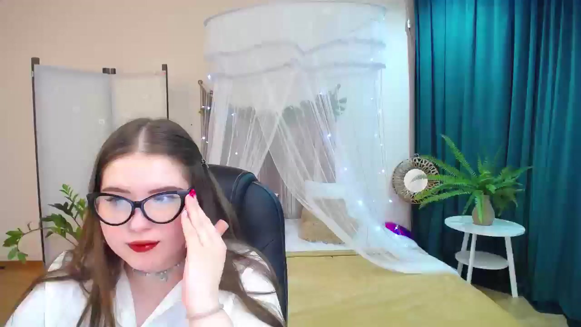 Gallery image thumbnail from AdmireMyEyes's myfreecams stream on, 03/19/2025, 02:15 image 18 of 20
