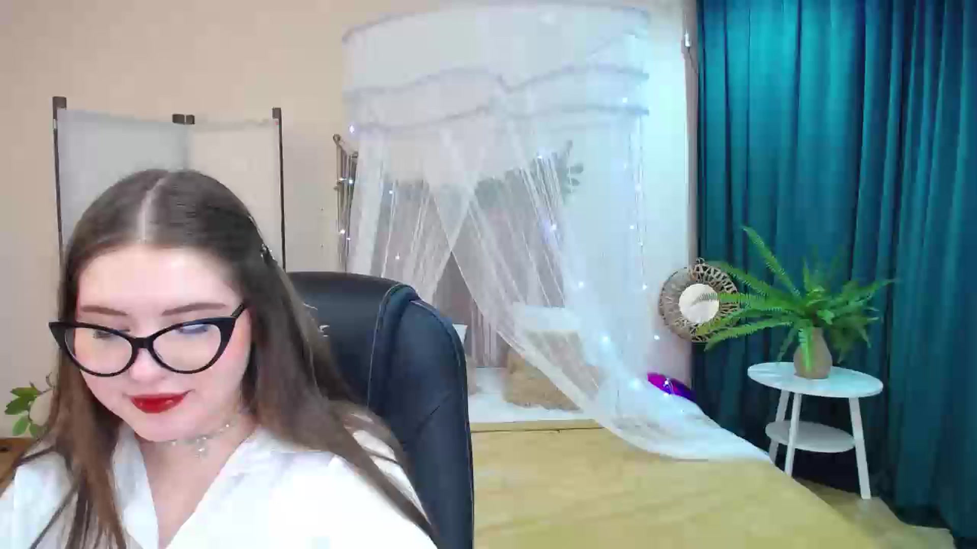 Gallery image thumbnail from AdmireMyEyes's myfreecams stream on, 03/19/2025, 02:15 image 13 of 20