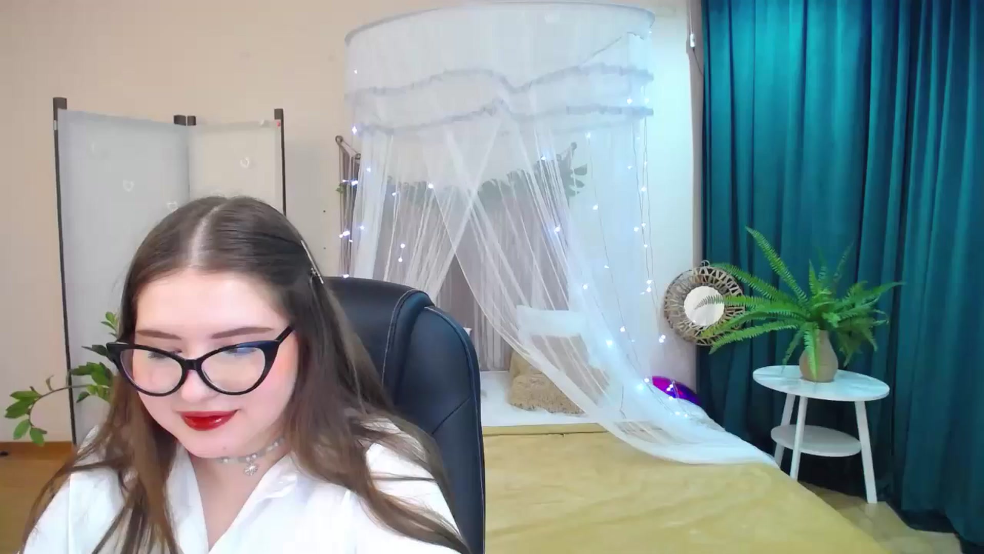 Gallery image thumbnail from AdmireMyEyes's myfreecams stream on, 03/19/2025, 02:15 image 15 of 20
