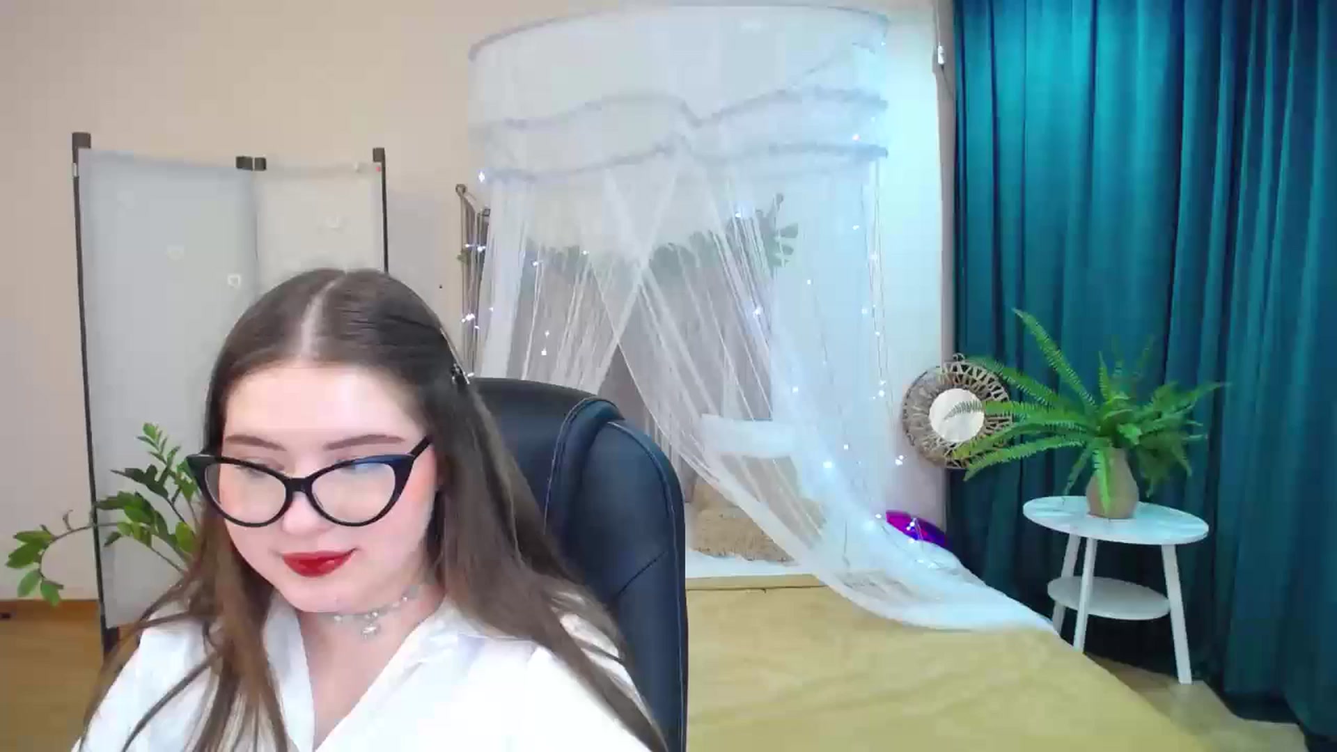 Gallery image thumbnail from AdmireMyEyes's myfreecams stream on, 03/19/2025, 02:15 image 10 of 20