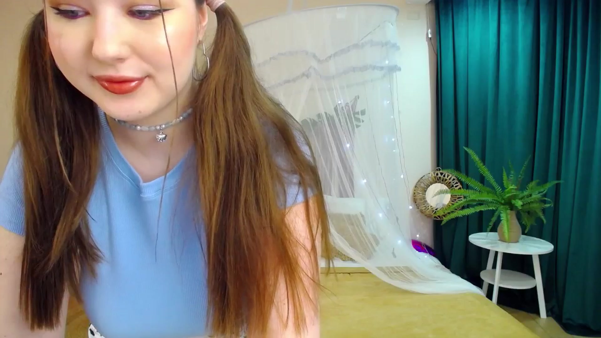 Gallery image thumbnail from AdmireMyEyes's myfreecams stream on, 03/19/2025, 18:54 image 17 of 20