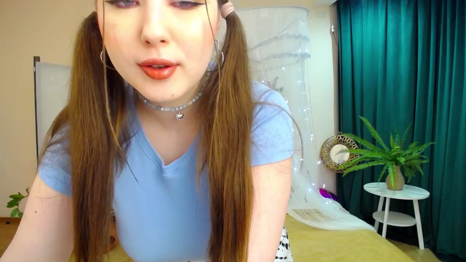 Gallery image thumbnail from AdmireMyEyes's myfreecams stream on, 03/19/2025, 18:54 image 13 of 20