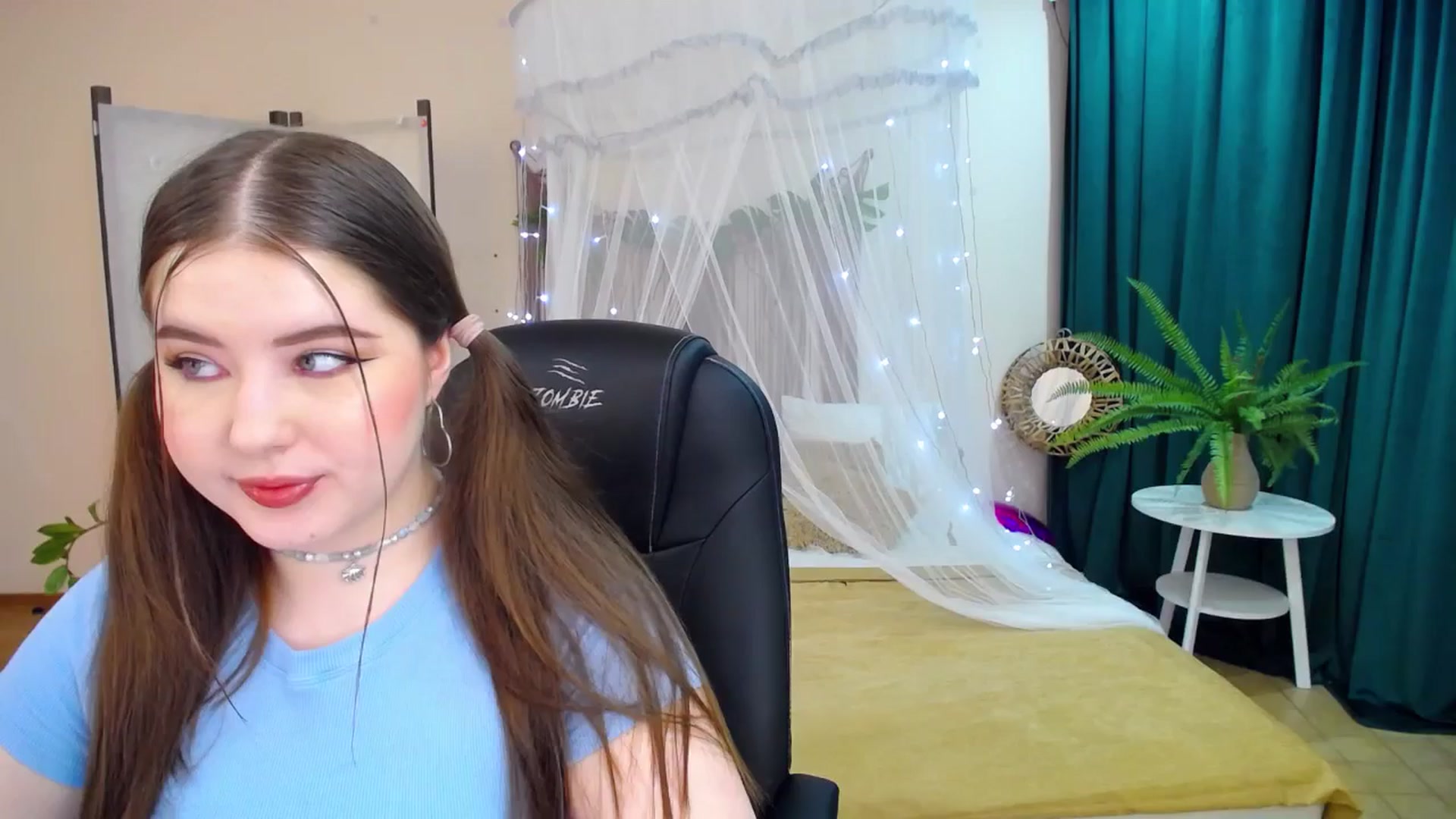 Gallery image thumbnail from AdmireMyEyes's myfreecams stream on, 03/19/2025, 18:54 image 20 of 20