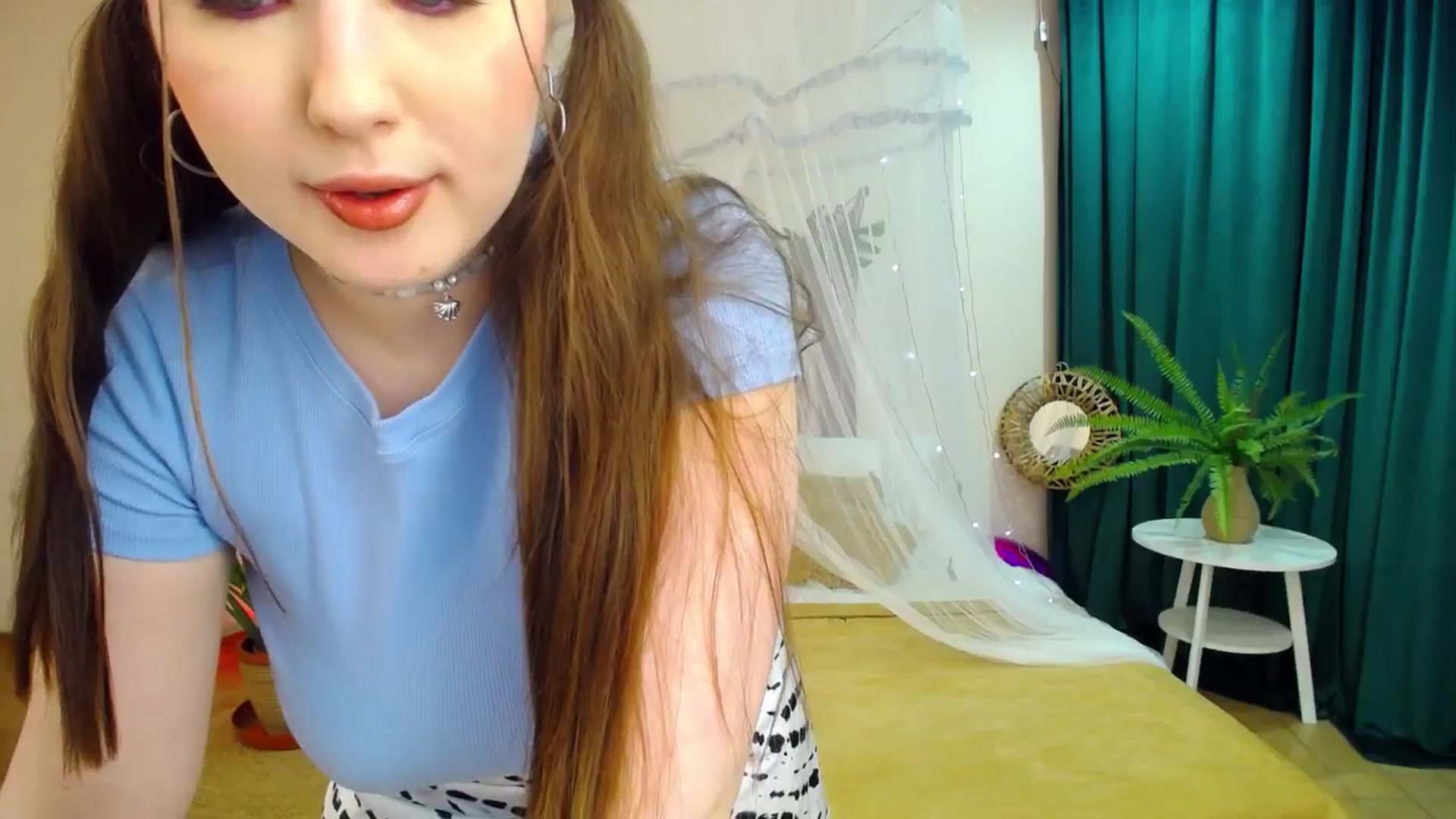 Gallery image thumbnail from AdmireMyEyes's myfreecams stream on, 03/19/2025, 19:48 image 13 of 20