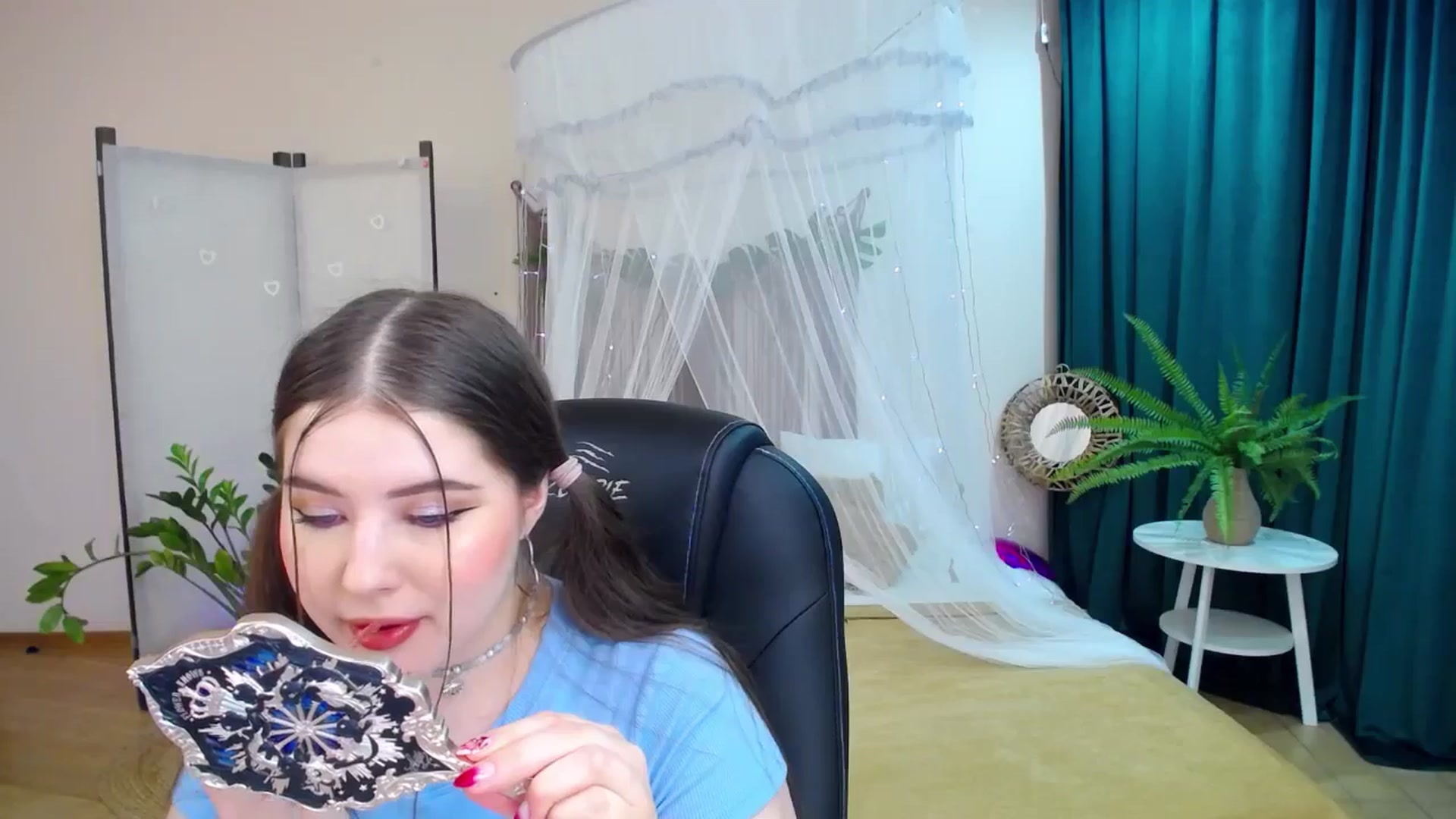 Gallery image thumbnail from AdmireMyEyes's myfreecams stream on, 03/19/2025, 21:12 image 8 of 20