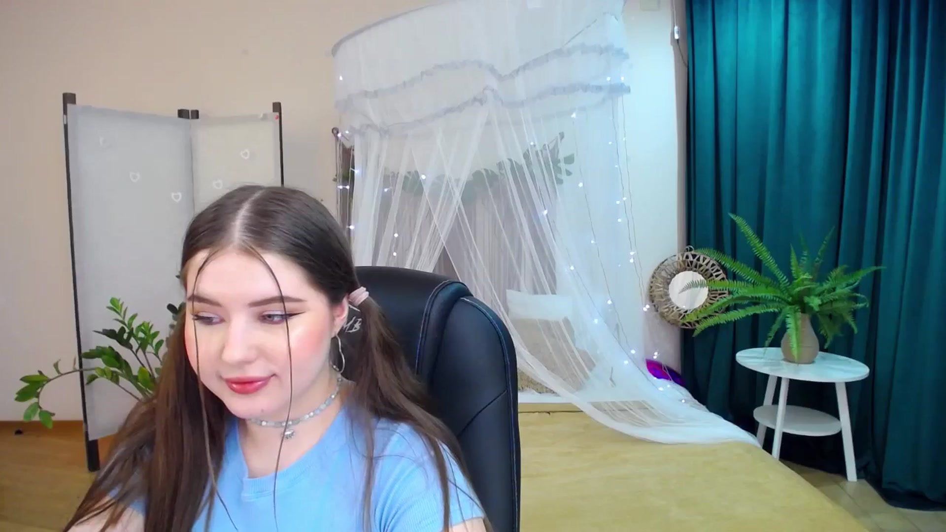 Gallery image thumbnail from AdmireMyEyes's myfreecams stream on, 03/19/2025, 21:46 image 20 of 20