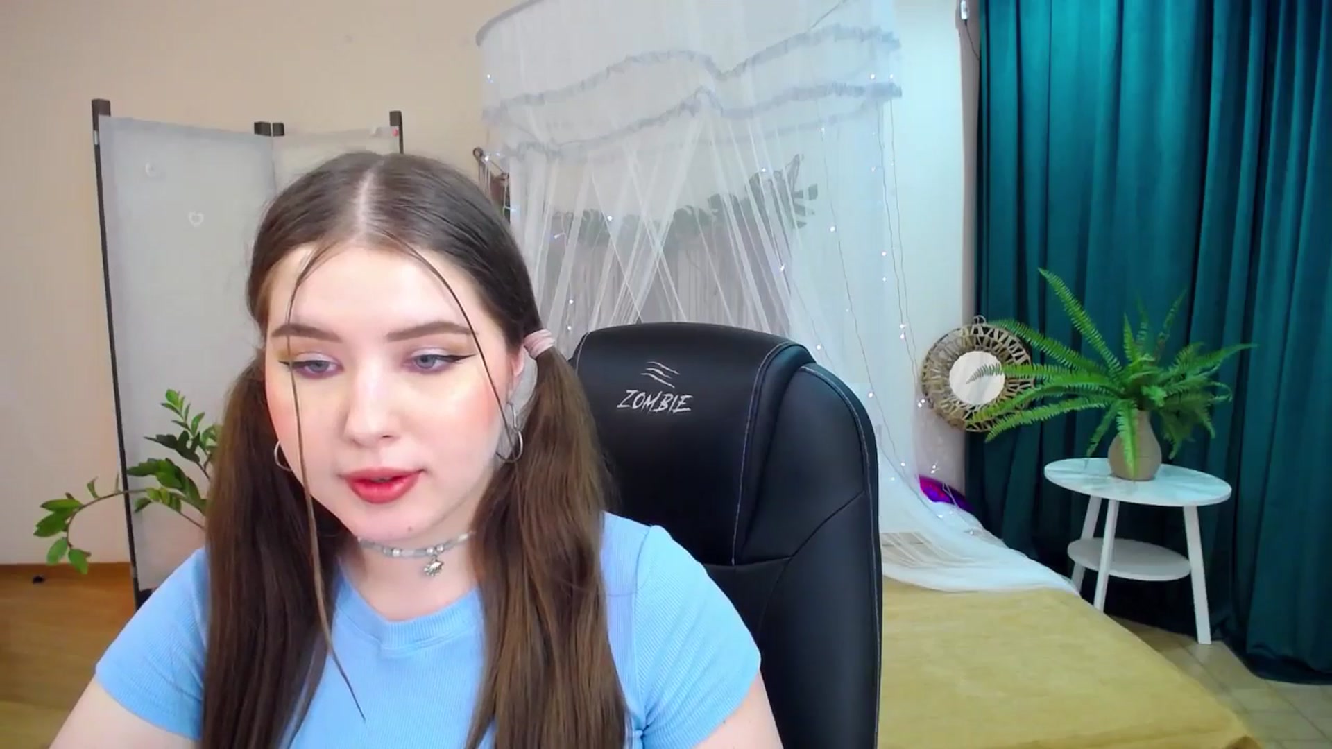 Gallery image thumbnail from AdmireMyEyes's myfreecams stream on, 03/19/2025, 22:41 image 20 of 20