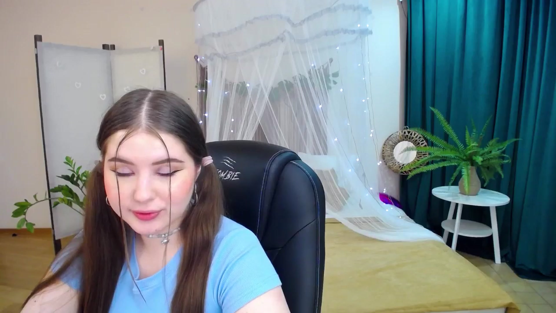 Gallery image thumbnail from AdmireMyEyes's myfreecams stream on, 03/19/2025, 23:47 image 16 of 20