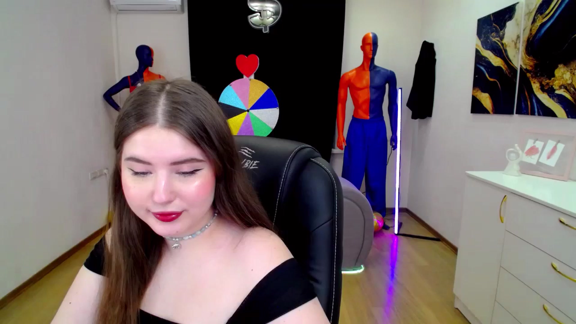 Gallery image thumbnail from AdmireMyEyes's myfreecams stream on, 03/21/2025, 07:00 image 2 of 20