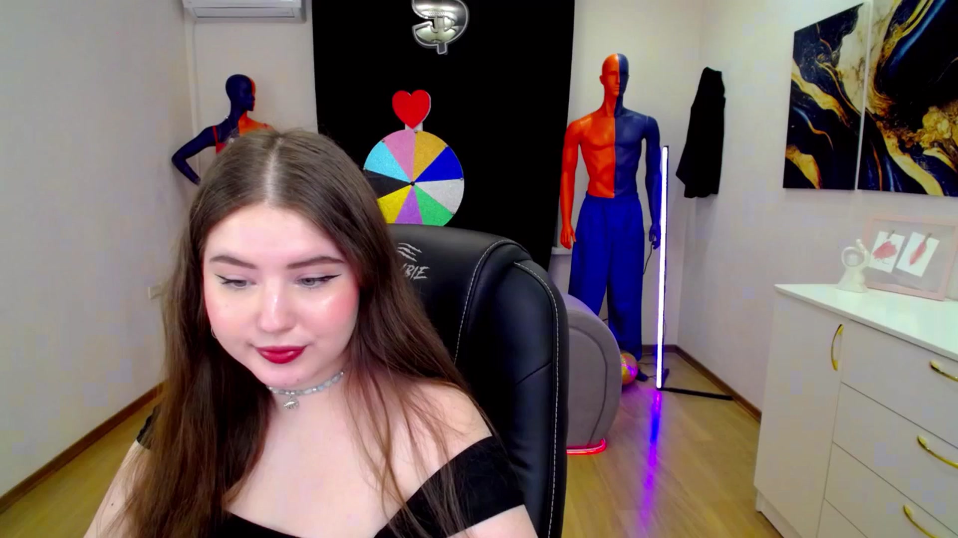 Gallery image thumbnail from AdmireMyEyes's myfreecams stream on, 03/21/2025, 07:00 image 18 of 20