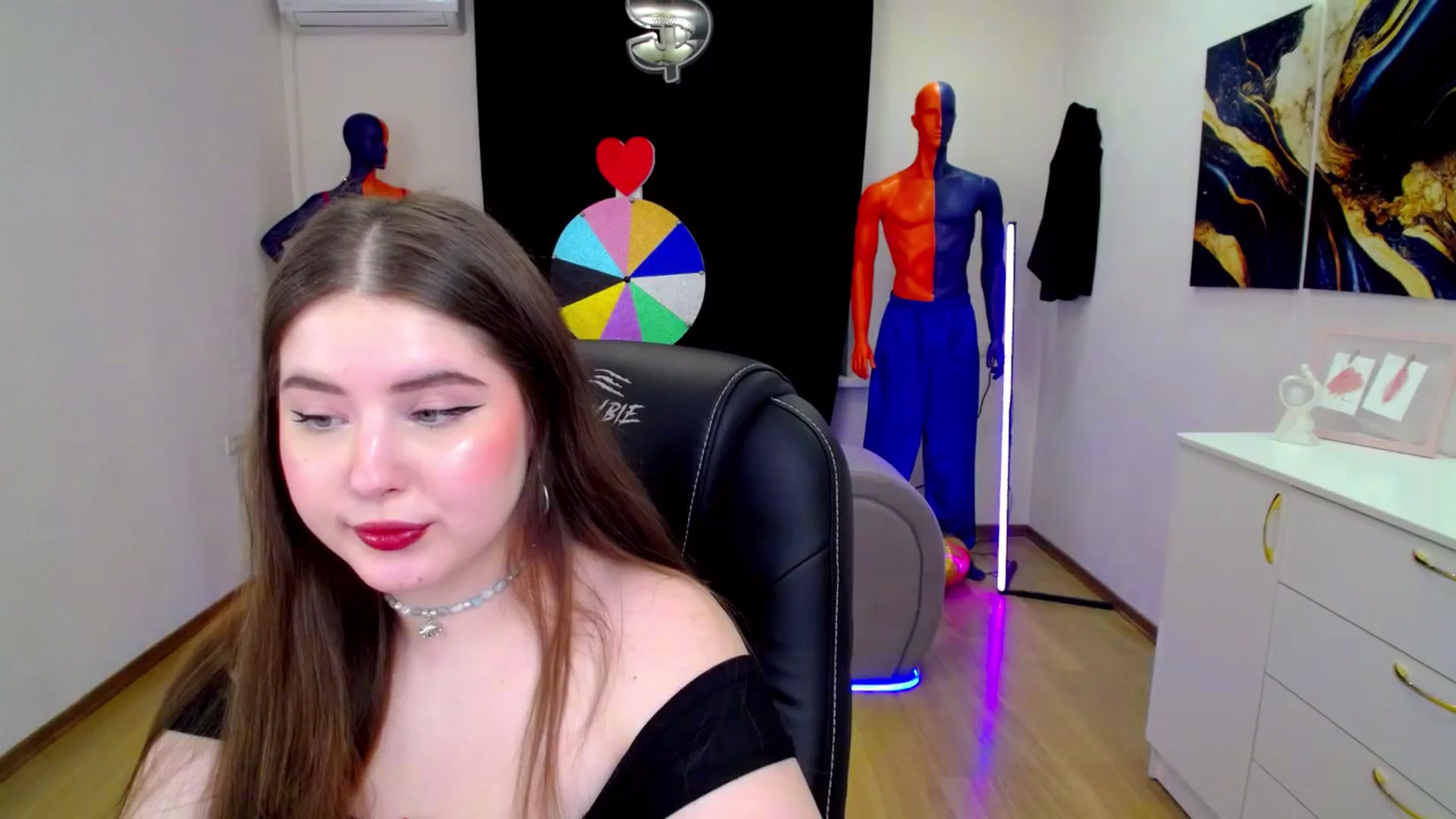 Gallery image thumbnail from AdmireMyEyes's myfreecams stream on, 03/21/2025, 07:00 image 12 of 20