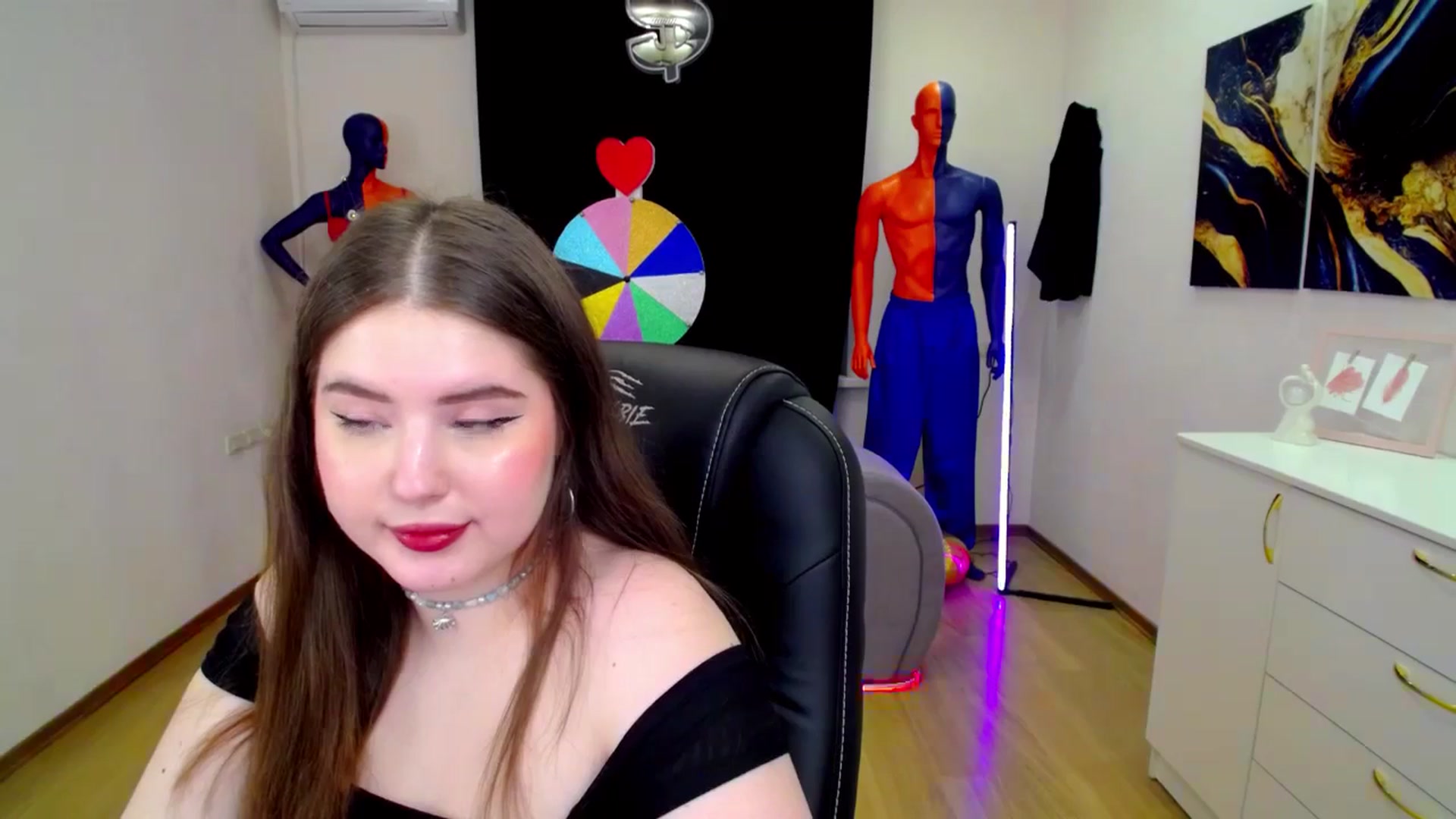 Gallery image thumbnail from AdmireMyEyes's myfreecams stream on, 03/21/2025, 07:00 image 15 of 20