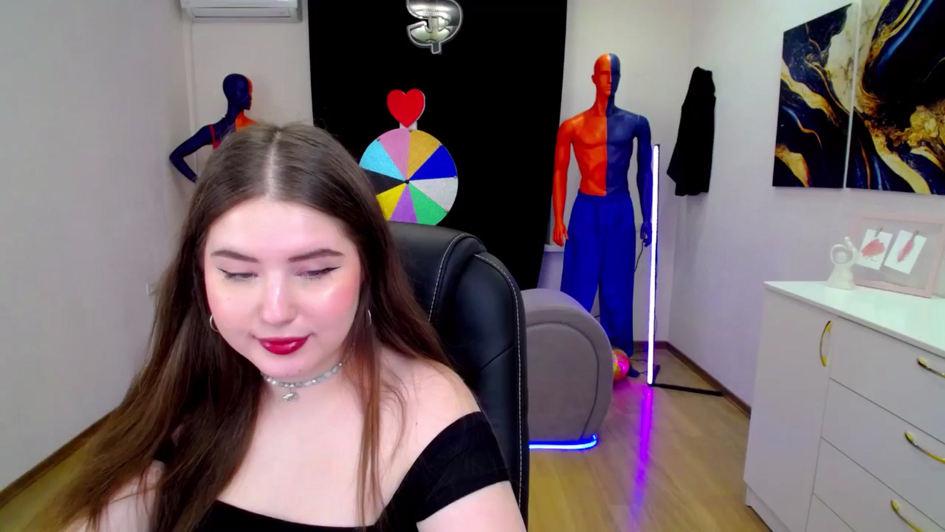 Gallery image thumbnail from AdmireMyEyes's myfreecams stream on, 03/21/2025, 07:00 image 10 of 20