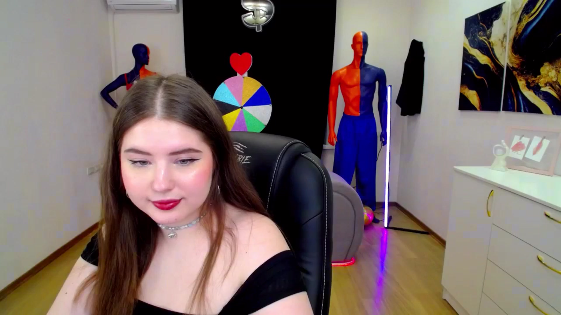 Gallery image thumbnail from AdmireMyEyes's myfreecams stream on, 03/21/2025, 07:00 image 16 of 20