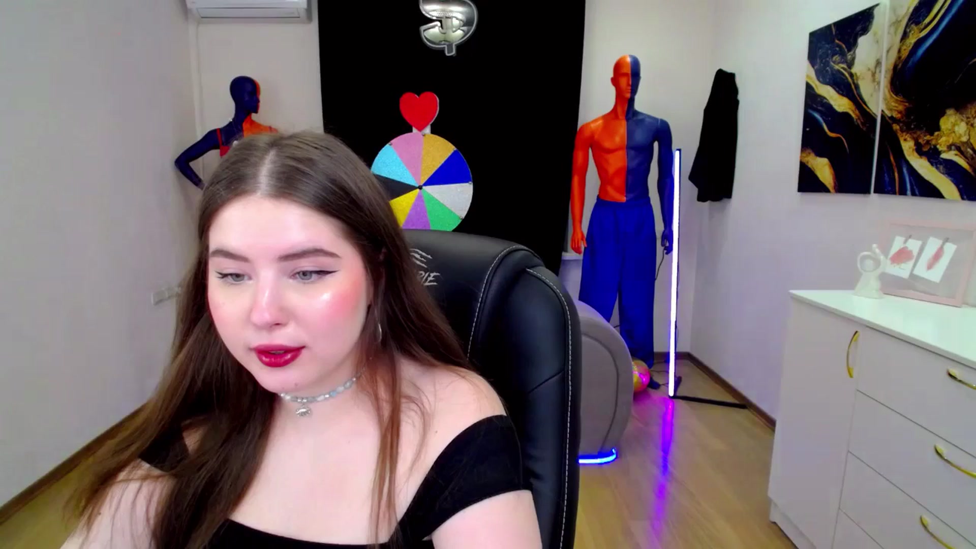 Gallery image thumbnail from AdmireMyEyes's myfreecams stream on, 03/21/2025, 07:00 image 9 of 20