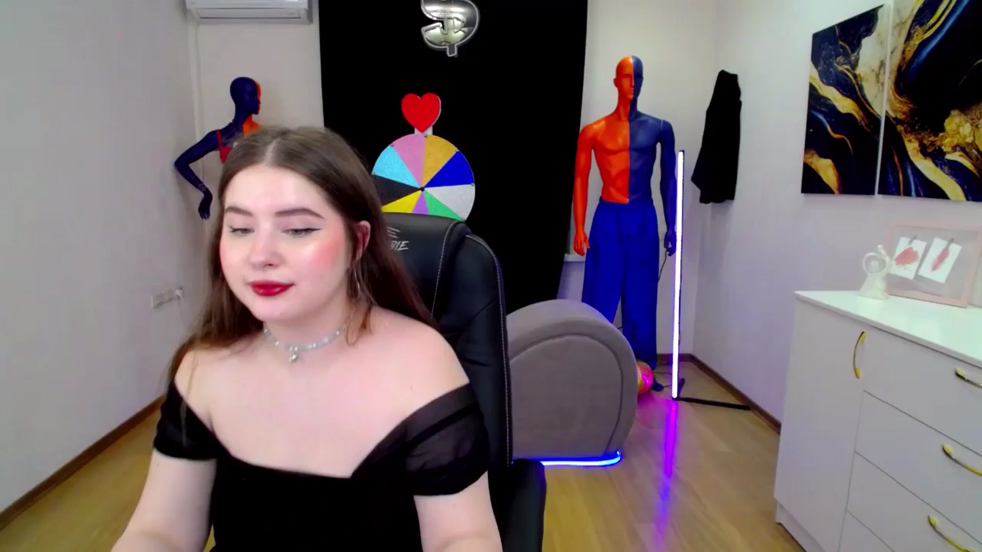 Gallery image thumbnail from AdmireMyEyes's myfreecams stream on, 03/21/2025, 07:46 image 1 of 20