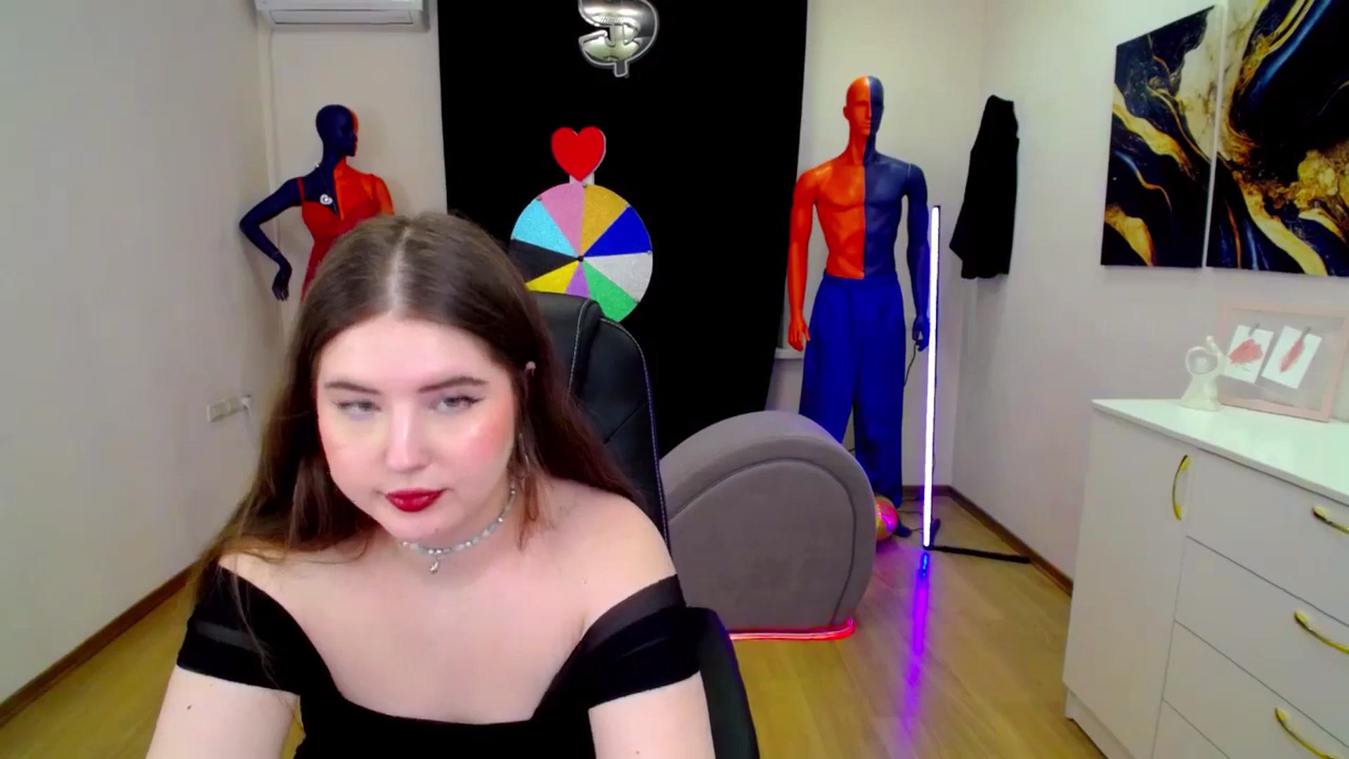 Gallery image thumbnail from AdmireMyEyes's myfreecams stream on, 03/21/2025, 07:46 image 3 of 20
