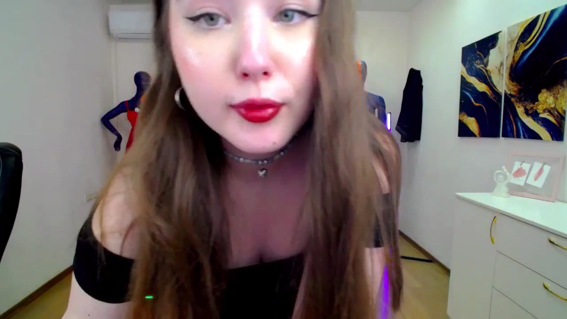 Gallery image thumbnail from AdmireMyEyes's myfreecams stream on, 03/21/2025, 07:46 image 20 of 20