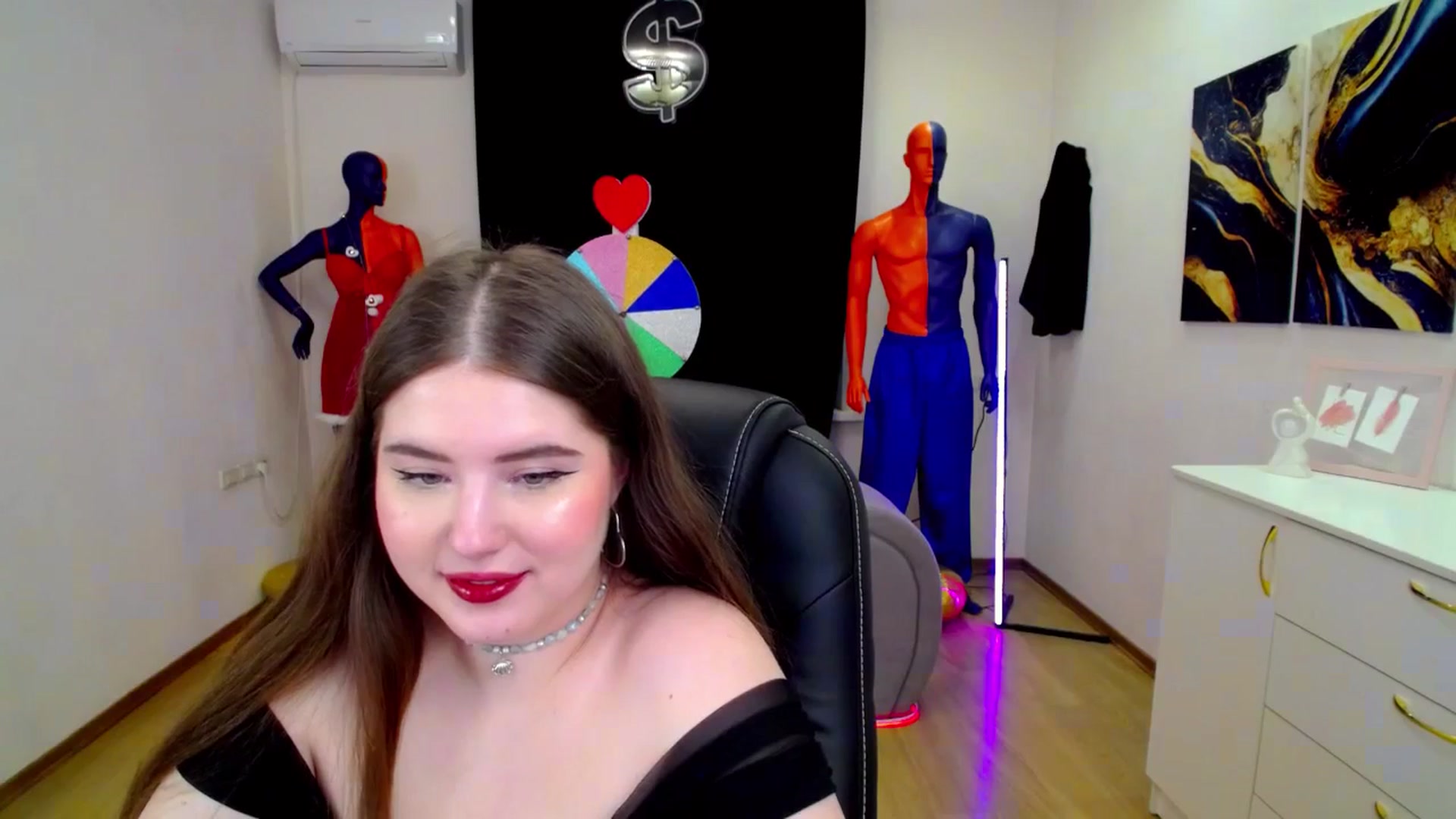 Gallery image thumbnail from AdmireMyEyes's myfreecams stream on, 03/21/2025, 08:22 image 16 of 20