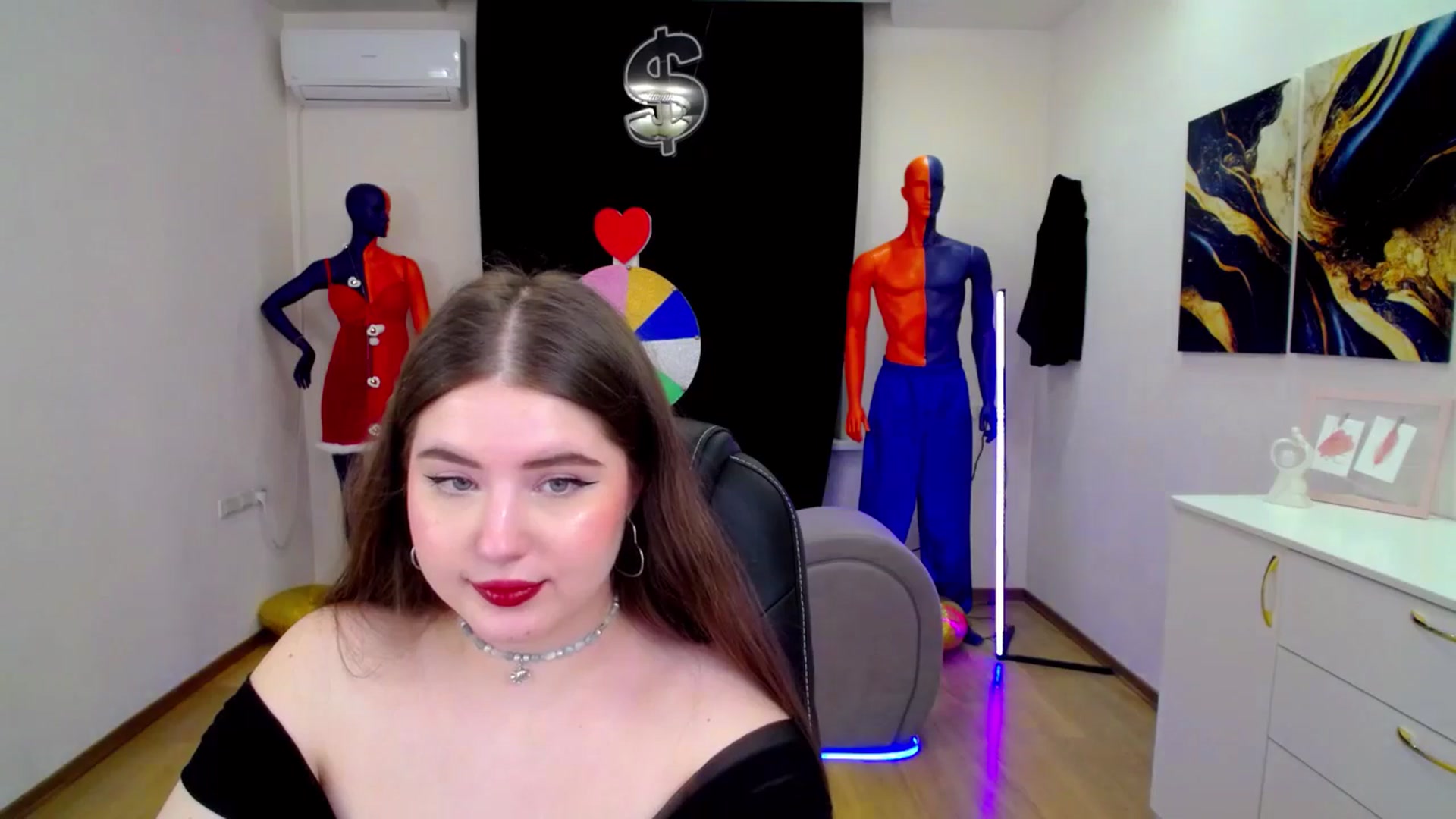 Gallery image thumbnail from AdmireMyEyes's myfreecams stream on, 03/21/2025, 08:22 image 7 of 20