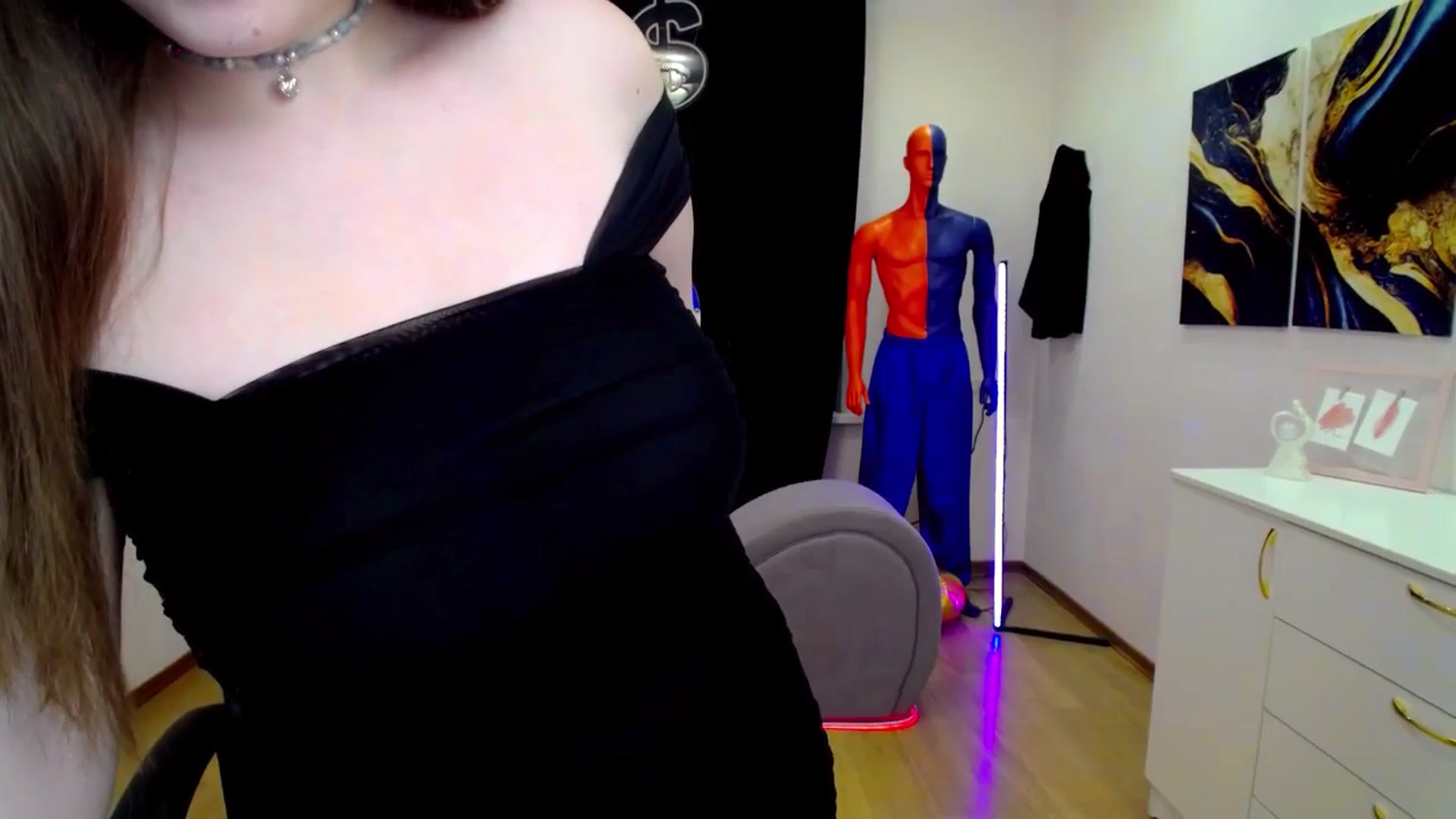 Gallery image thumbnail from AdmireMyEyes's myfreecams stream on, 03/21/2025, 08:22 image 18 of 20