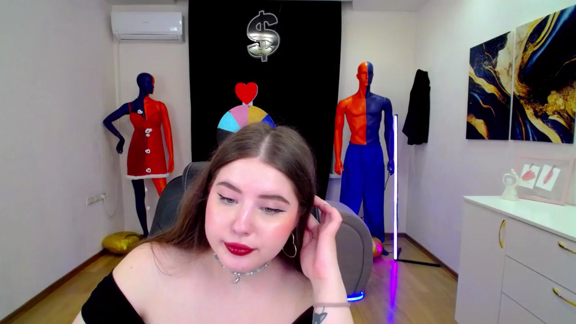 Gallery image thumbnail from AdmireMyEyes's myfreecams stream on, 03/21/2025, 08:22 image 6 of 20