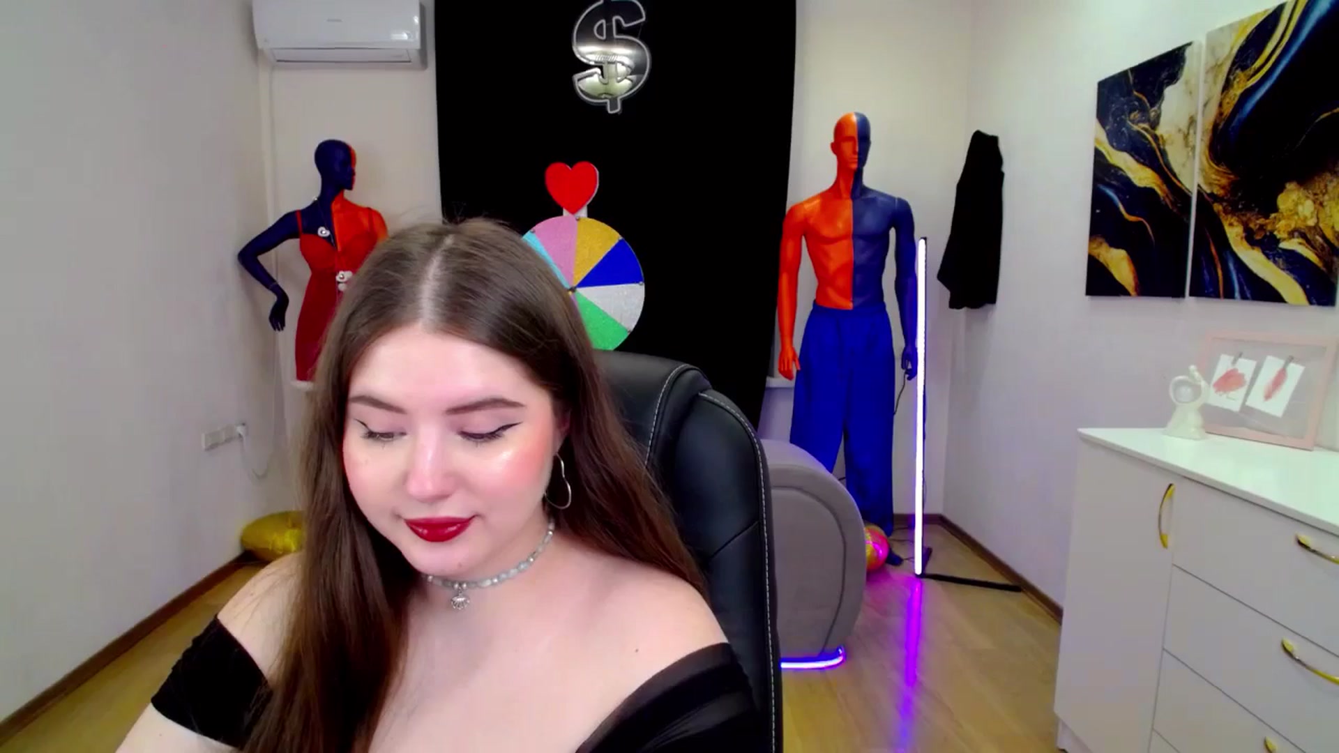 Gallery image thumbnail from AdmireMyEyes's myfreecams stream on, 03/21/2025, 08:22 image 12 of 20