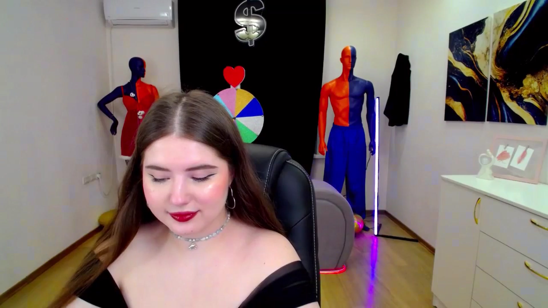 Gallery image thumbnail from AdmireMyEyes's myfreecams stream on, 03/21/2025, 08:22 image 15 of 20