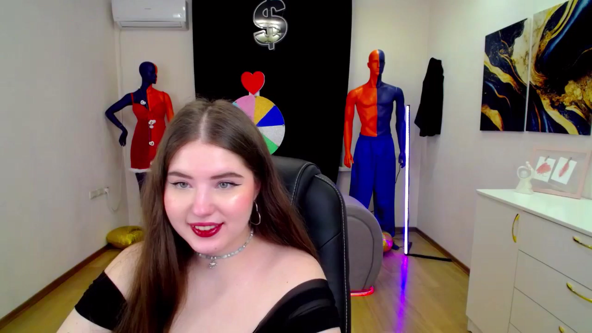 Gallery image thumbnail from AdmireMyEyes's myfreecams stream on, 03/21/2025, 08:22 image 13 of 20