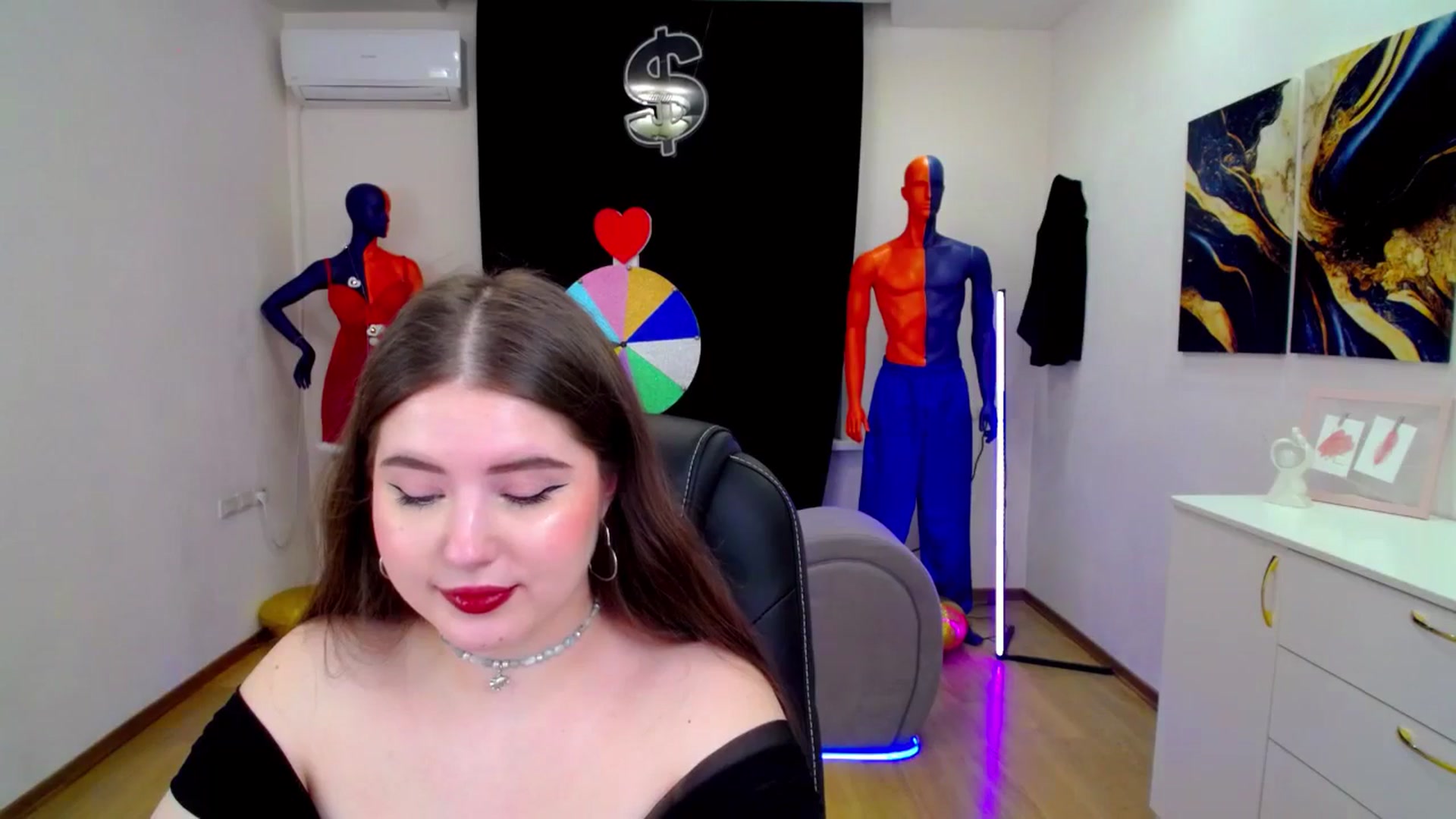 Gallery image thumbnail from AdmireMyEyes's myfreecams stream on, 03/21/2025, 08:22 image 5 of 20