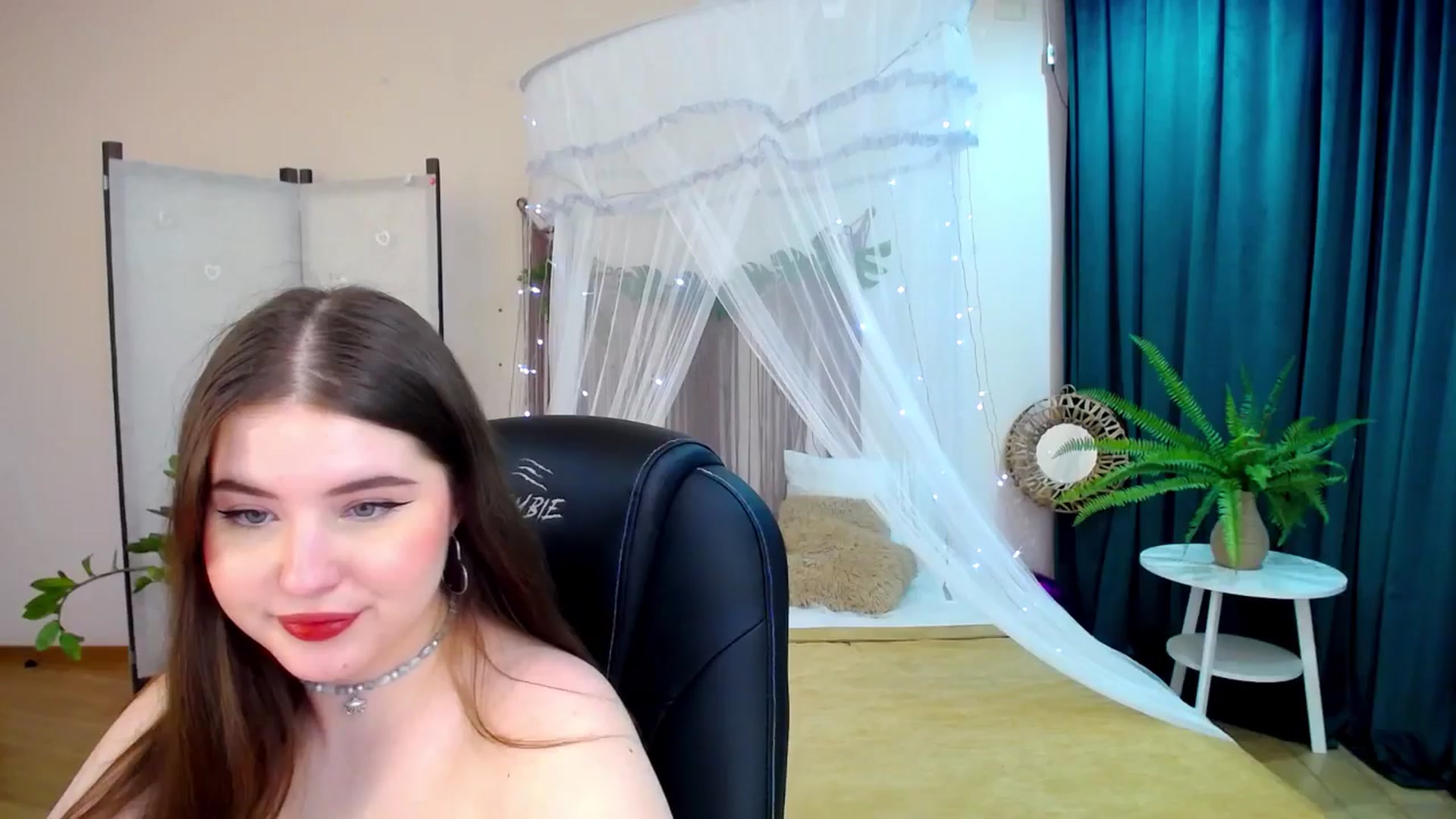 Gallery image thumbnail from AdmireMyEyes's myfreecams stream on, 03/22/2025, 09:49 image 19 of 20