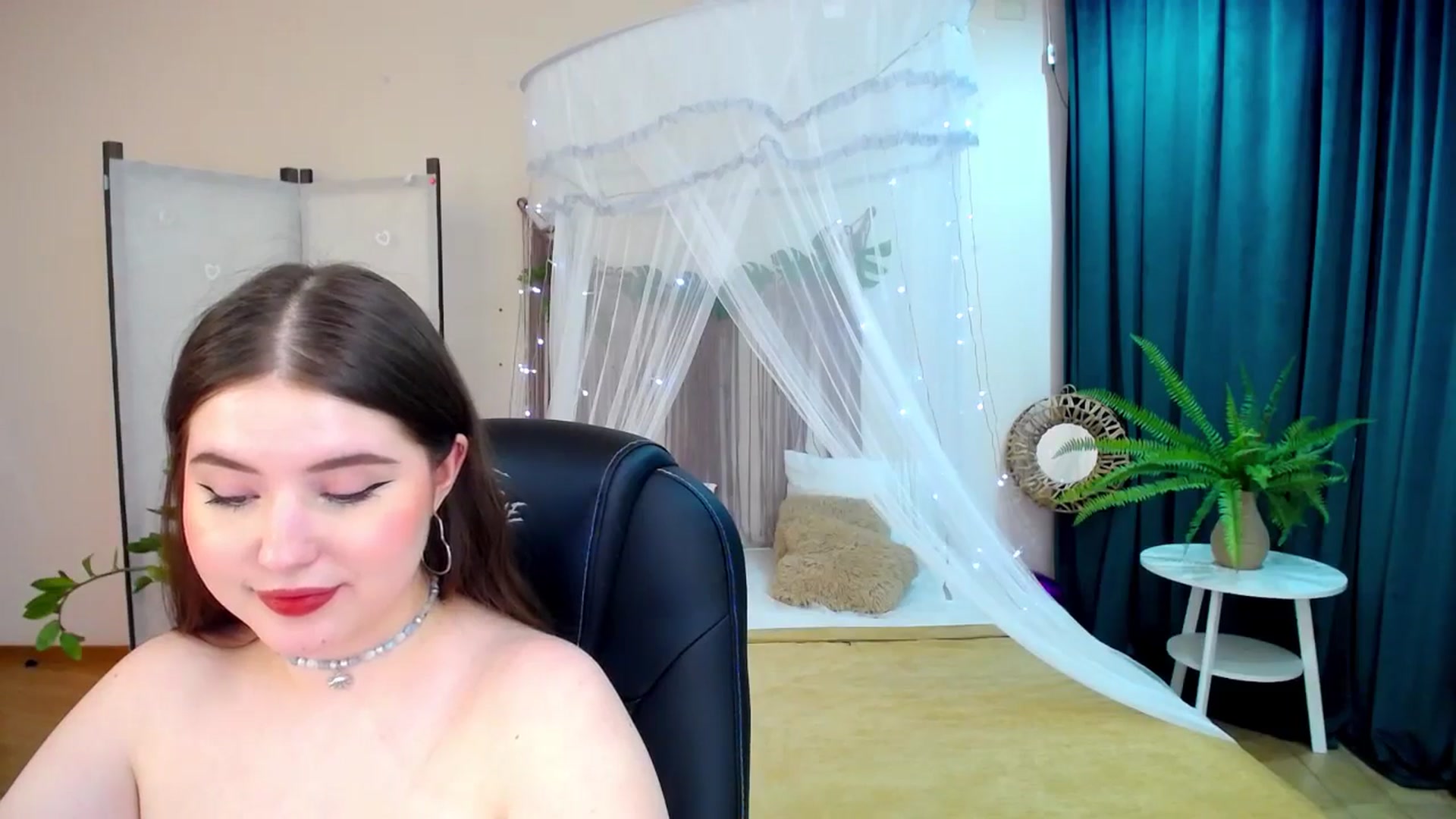 Gallery image thumbnail from AdmireMyEyes's myfreecams stream on, 03/22/2025, 09:49 image 15 of 20