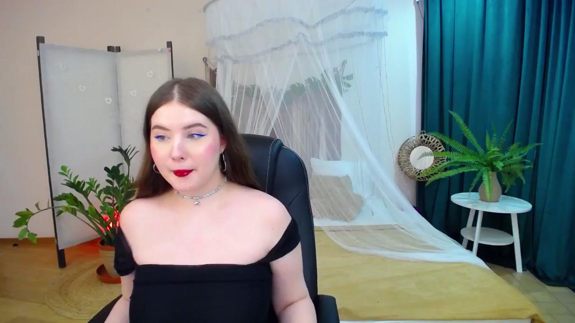 Gallery image thumbnail from AdmireMyEyes's myfreecams stream on, 03/23/2025, 07:46 image 14 of 20