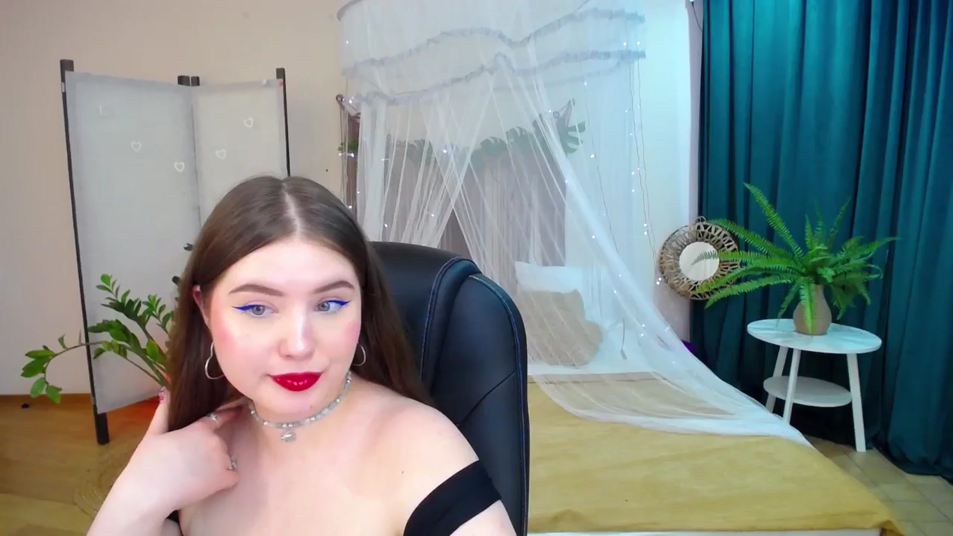 Gallery image thumbnail from AdmireMyEyes's myfreecams stream on, 03/23/2025, 09:45 image 2 of 20