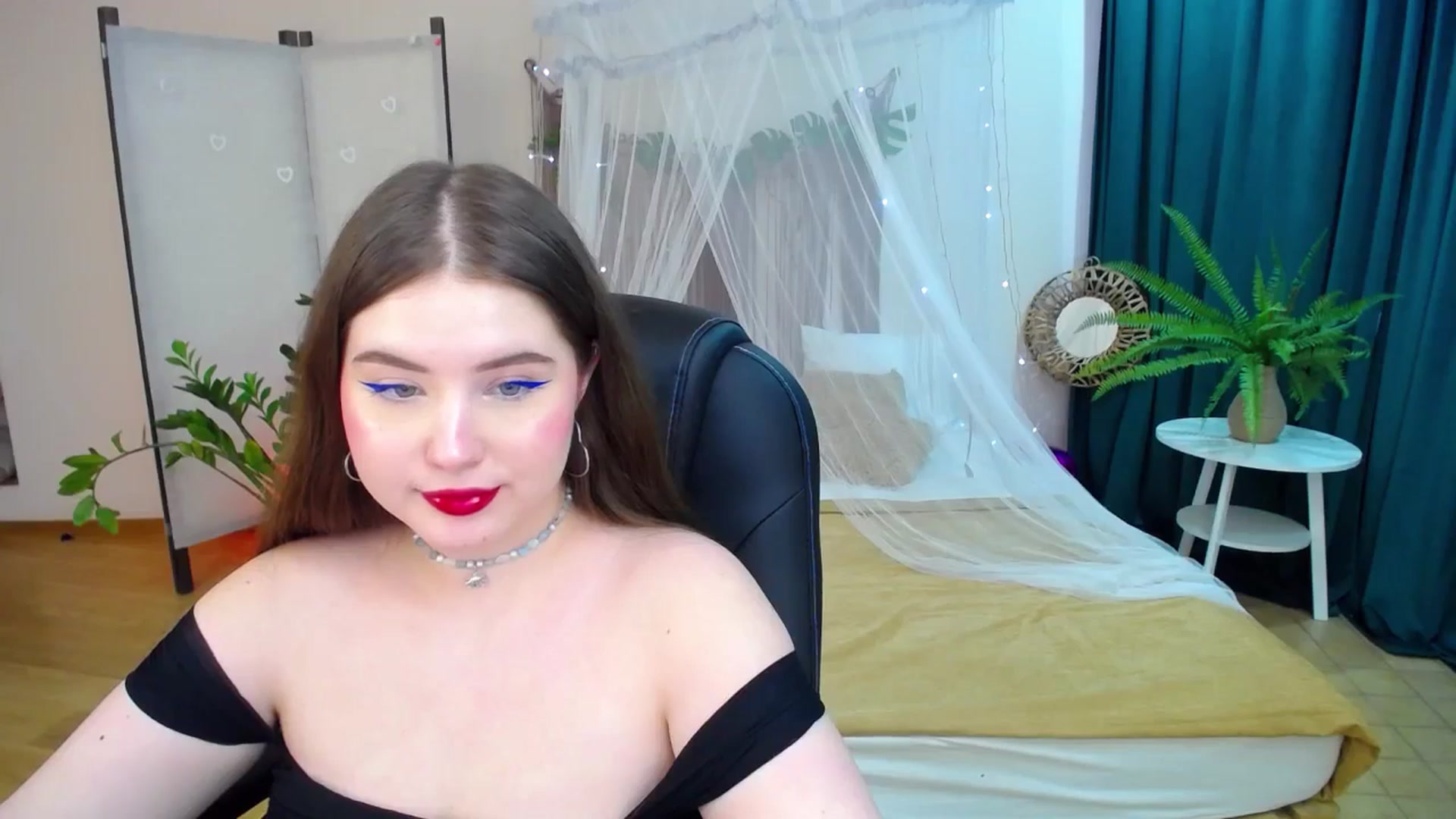 Gallery image thumbnail from AdmireMyEyes's myfreecams stream on, 03/23/2025, 09:45 image 4 of 20