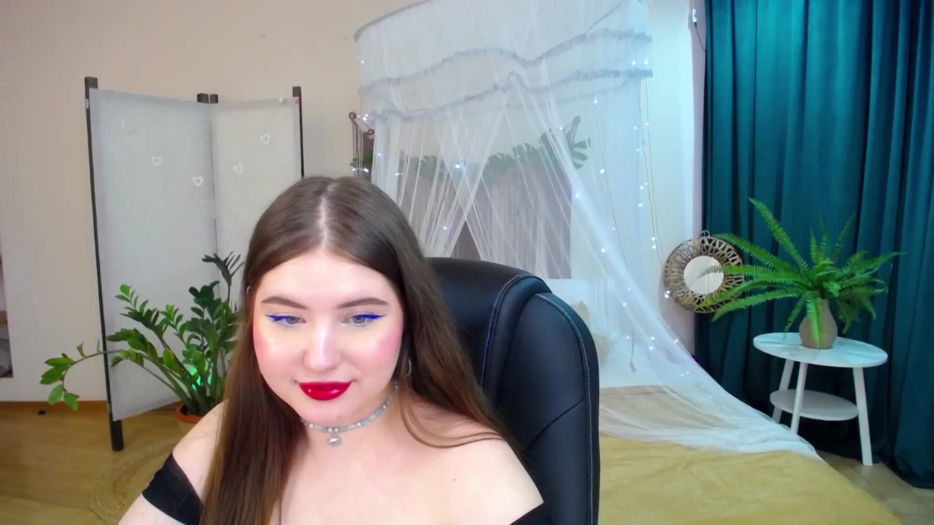 Gallery image thumbnail from AdmireMyEyes's myfreecams stream on, 03/23/2025, 09:45 image 12 of 20