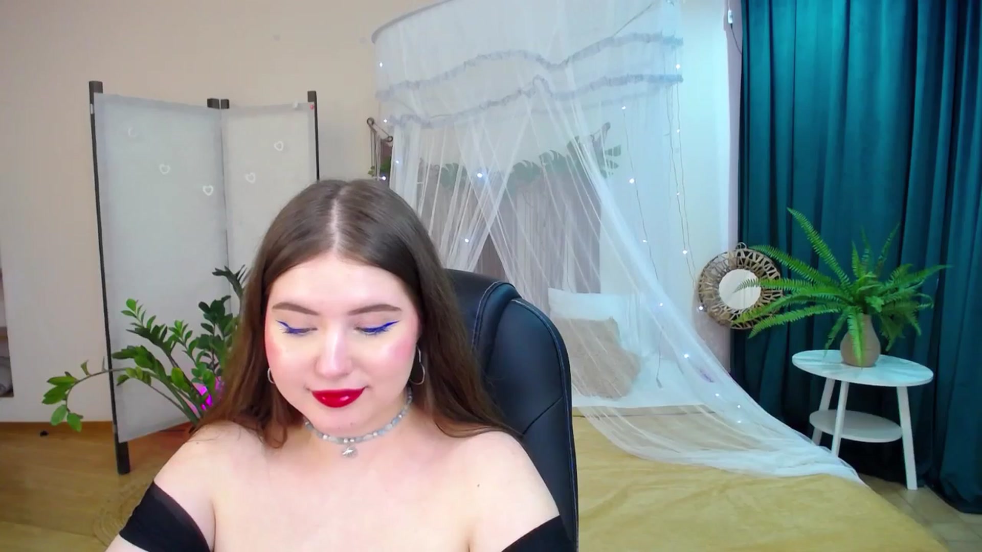 Gallery image thumbnail from AdmireMyEyes's myfreecams stream on, 03/23/2025, 09:45 image 10 of 20