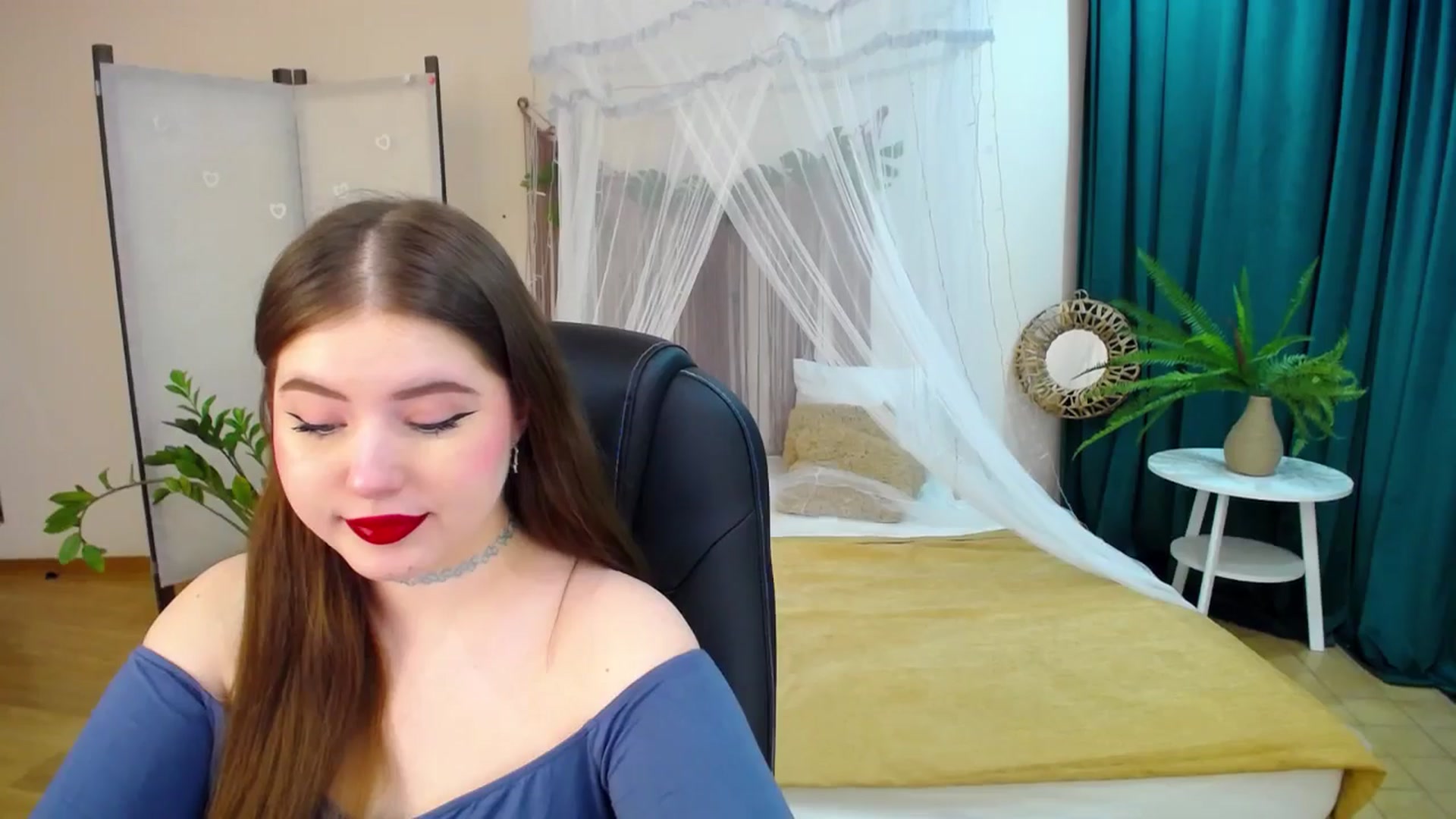 Gallery image thumbnail from AdmireMyEyes's myfreecams stream on, 03/24/2025, 18:37 image 14 of 20
