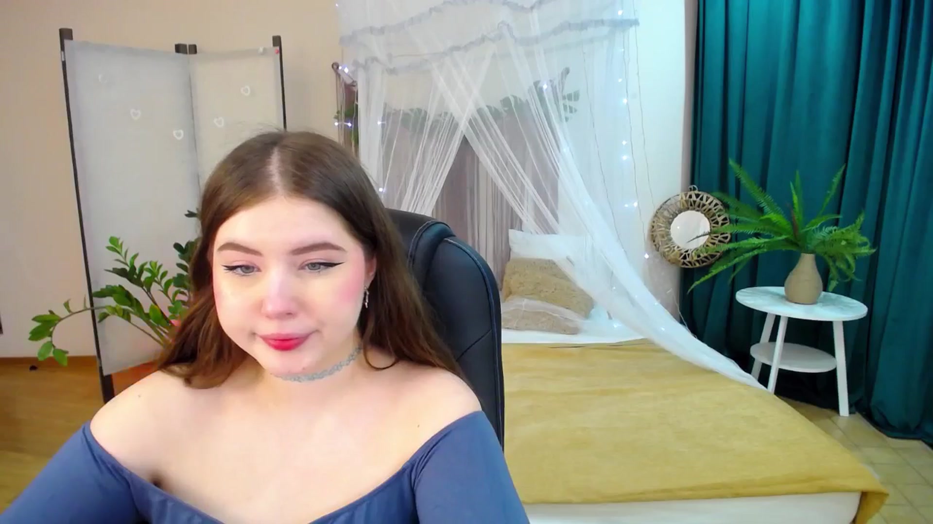 Gallery image thumbnail from AdmireMyEyes's myfreecams stream on, 03/24/2025, 18:37 image 5 of 20