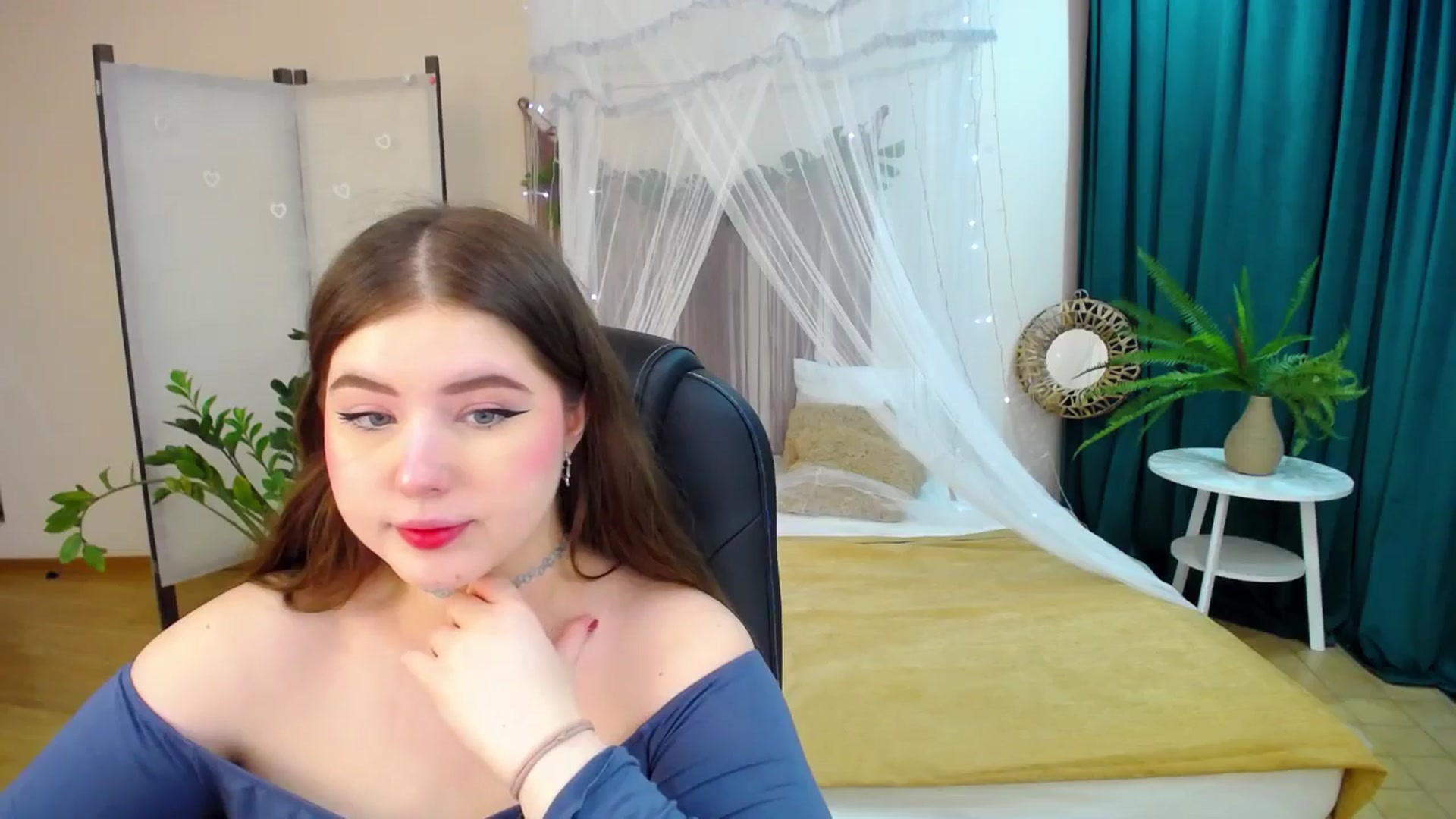 Gallery image thumbnail from AdmireMyEyes's myfreecams stream on, 03/24/2025, 18:37 image 3 of 20