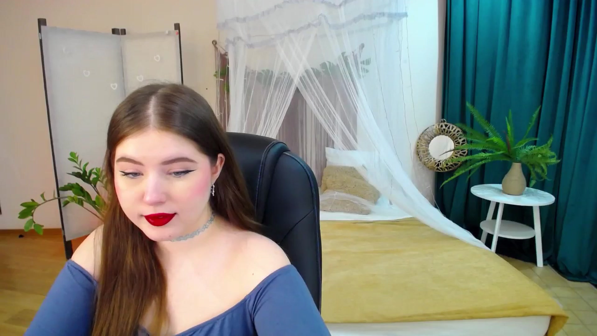 Gallery image thumbnail from AdmireMyEyes's myfreecams stream on, 03/24/2025, 18:37 image 18 of 20
