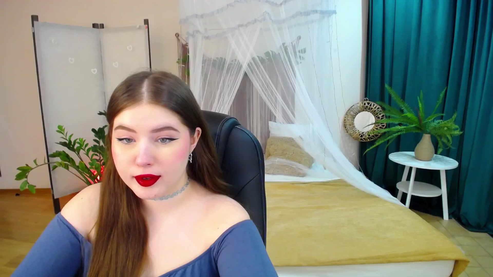 Gallery image thumbnail from AdmireMyEyes's myfreecams stream on, 03/24/2025, 18:37 image 17 of 20