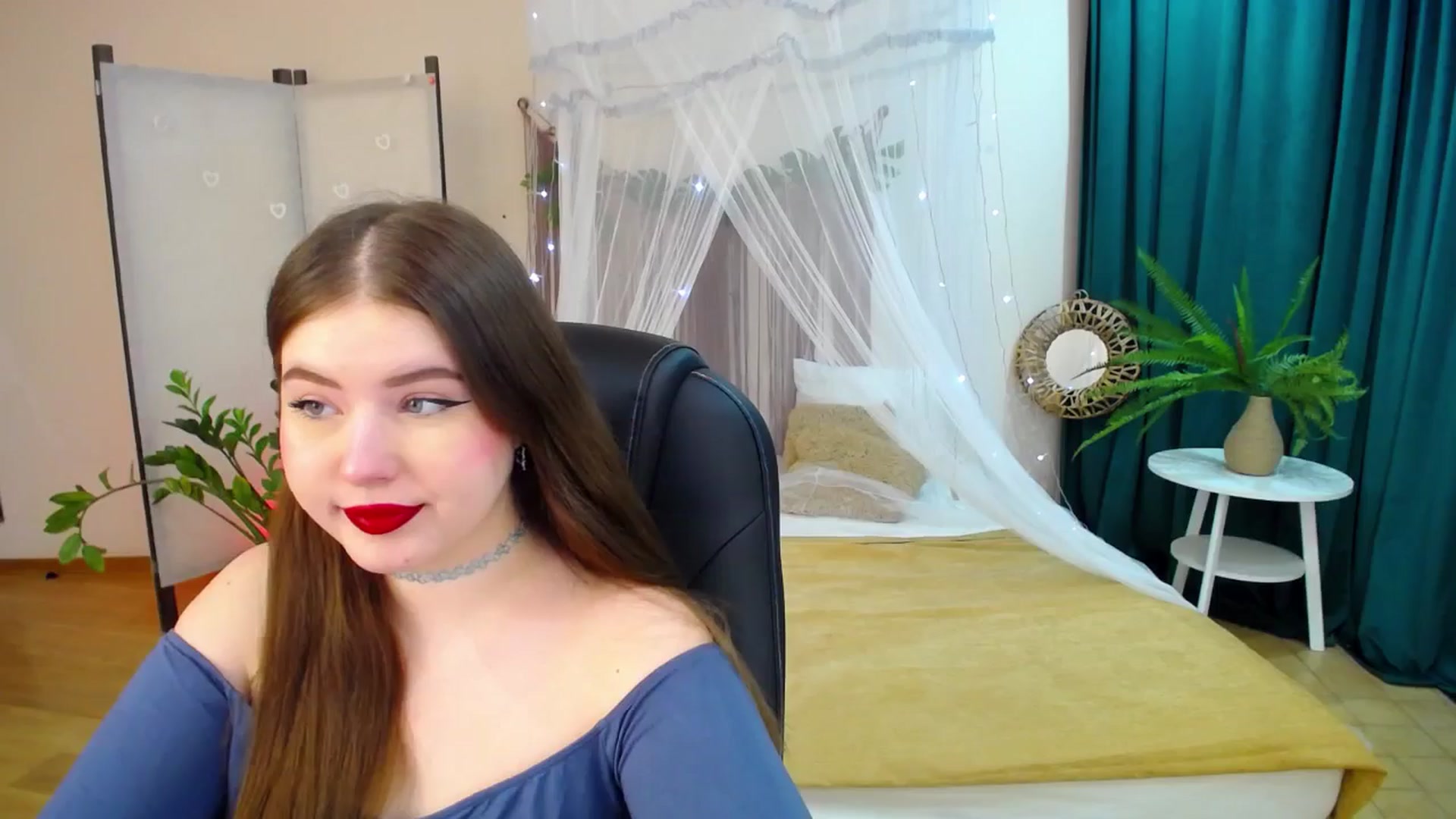 Gallery image thumbnail from AdmireMyEyes's myfreecams stream on, 03/24/2025, 18:37 image 16 of 20